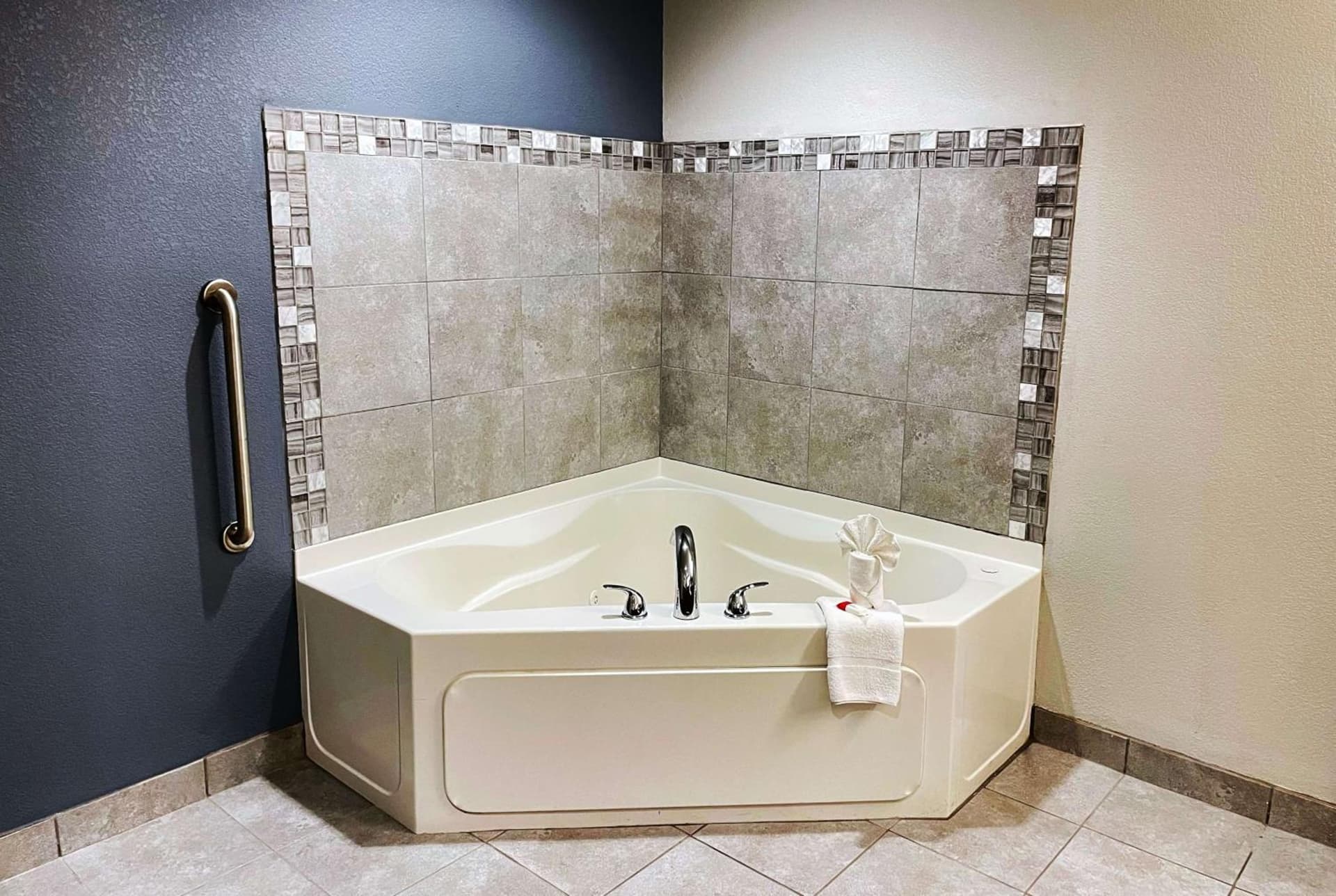 Microtel Inn & Suites by Wyndham Michigan City gallery photo in Michigan City, IN — image 7