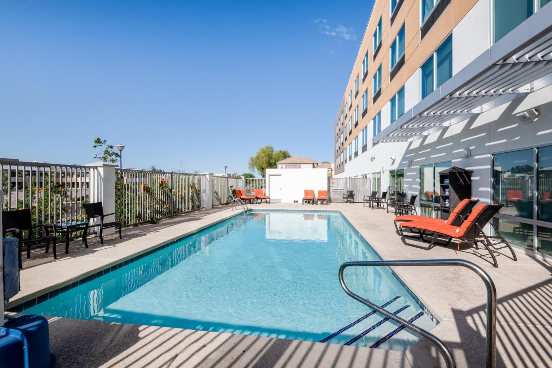 Holiday Inn Express & Suites - Phoenix - Airport North by IHG gallery photo in Phoenix, AZ — image 50
