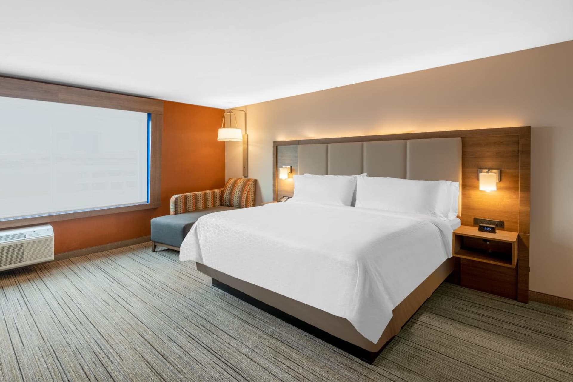 Holiday Inn Express & Suites - Phoenix - Airport North by IHG gallery photo in Phoenix, AZ — image 9