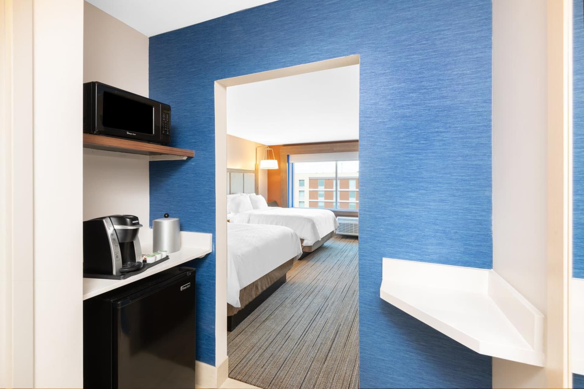 Holiday Inn Express & Suites - Phoenix - Airport North by IHG gallery photo in Phoenix, AZ — image 8
