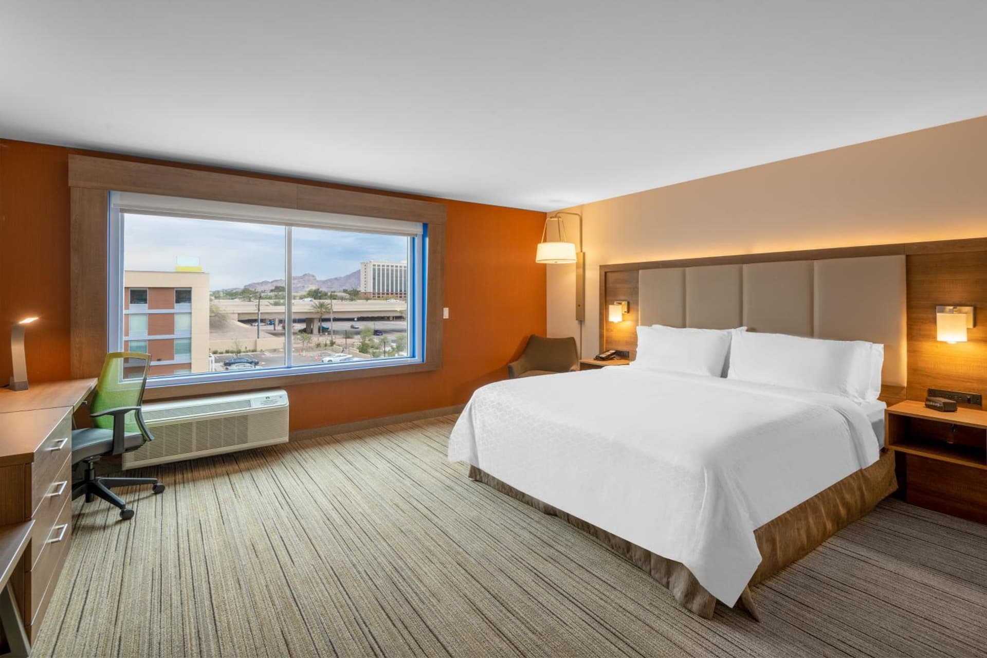 Holiday Inn Express & Suites - Phoenix - Airport North by IHG gallery photo in Phoenix, AZ — image 38
