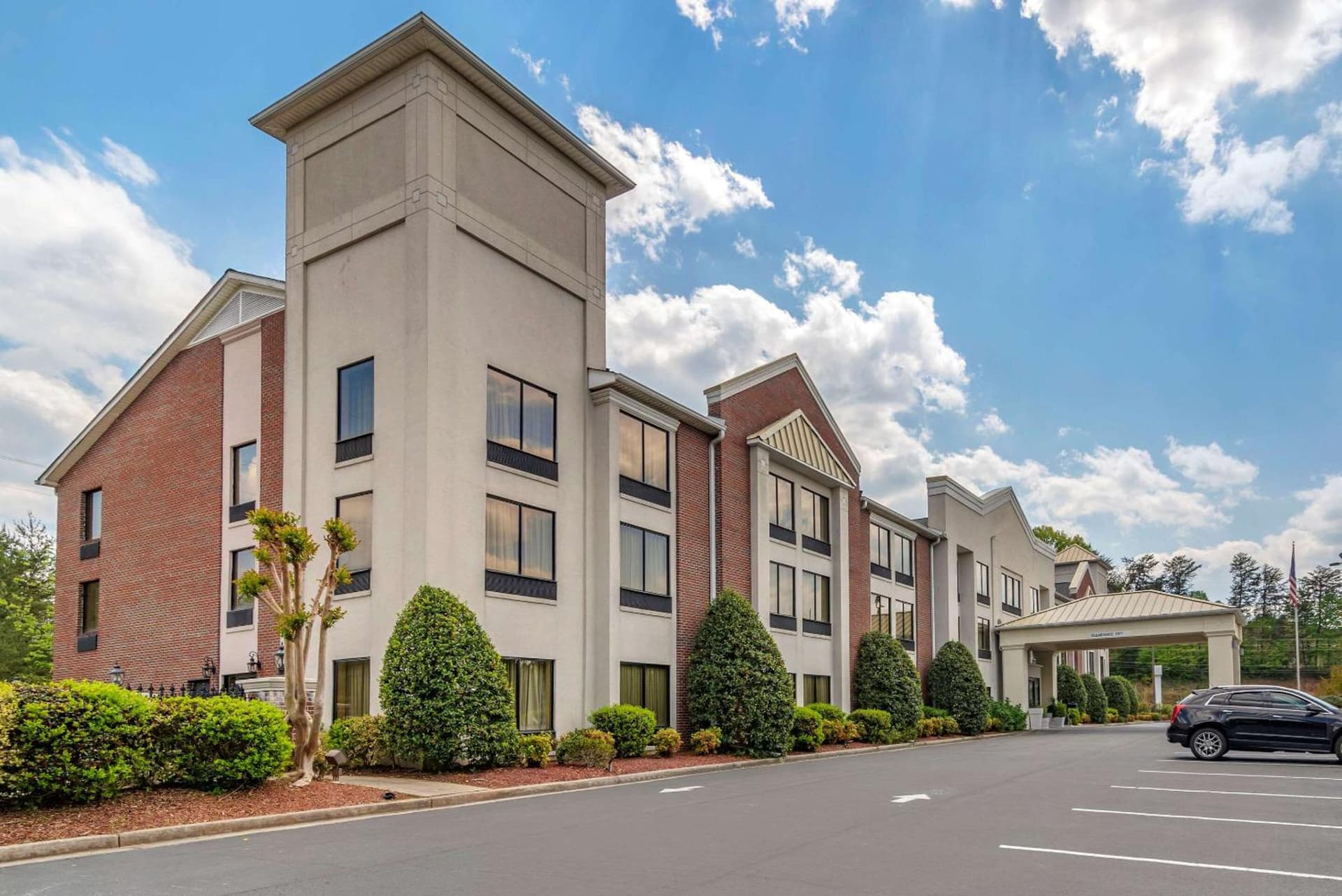Comfort Inn & Suites Dahlonega University Area property views in Dahlonega, GA — gallery photo 3