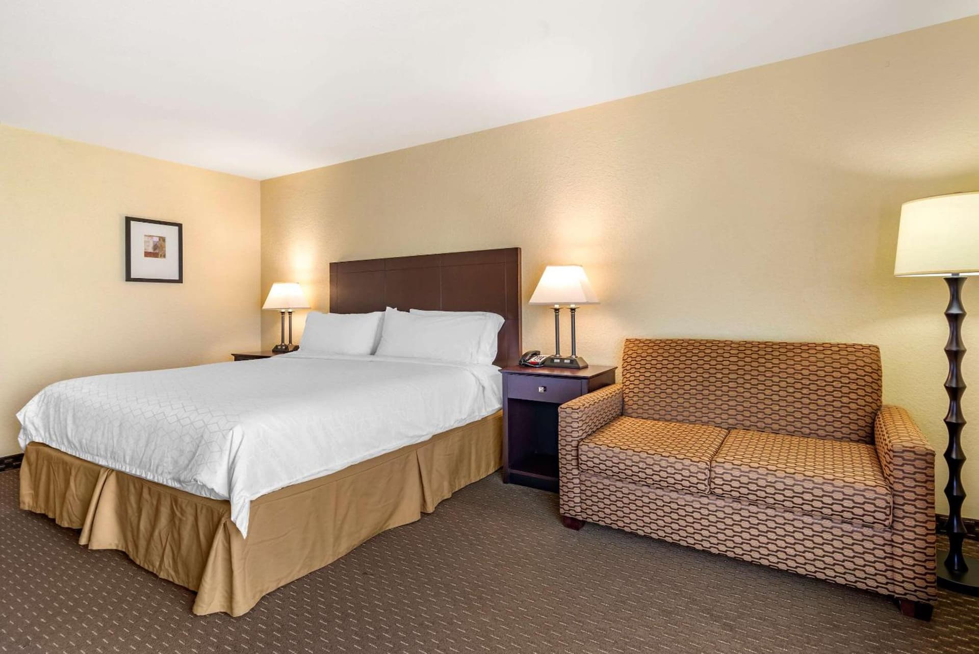 Comfort Inn & Suites Dahlonega University Area interior in Dahlonega, GA — gallery photo 2