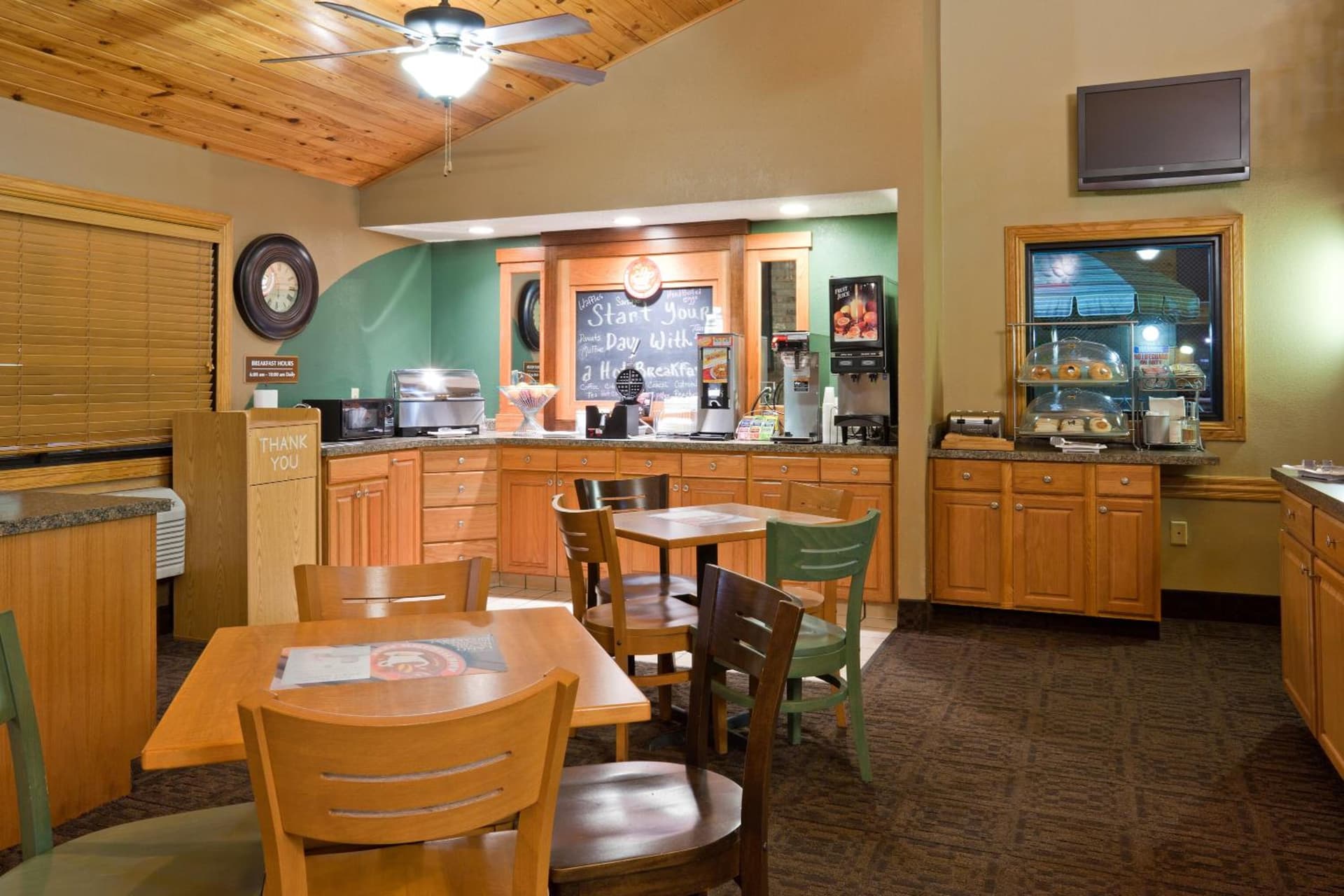 AmericInn by Wyndham Bismarck gallery photo in Bismarck, ND — image 28