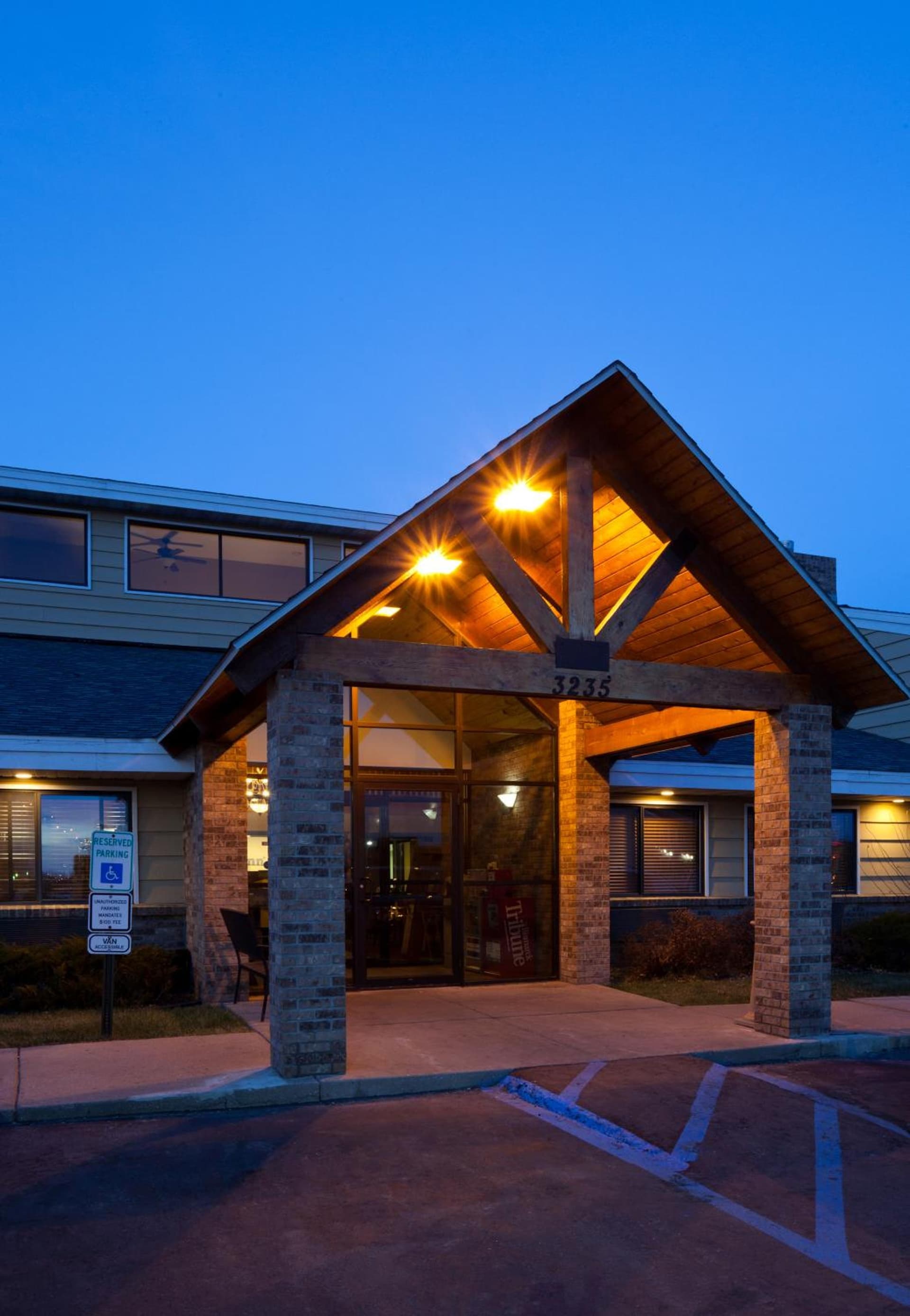AmericInn by Wyndham Bismarck gallery photo in Bismarck, ND — image 21