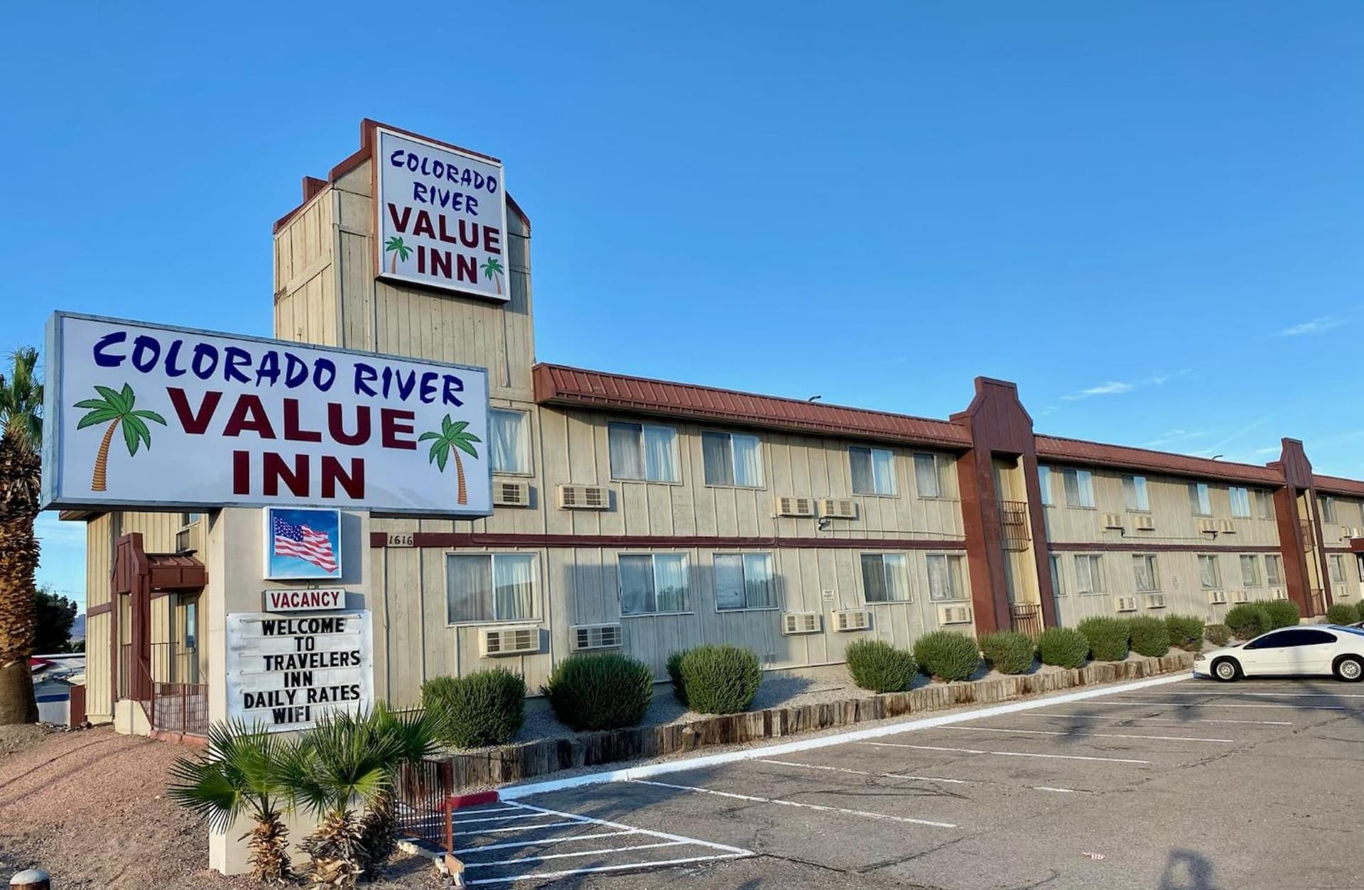 Colorado River Value Inn interior in Bullhead City, AZ — gallery photo 2