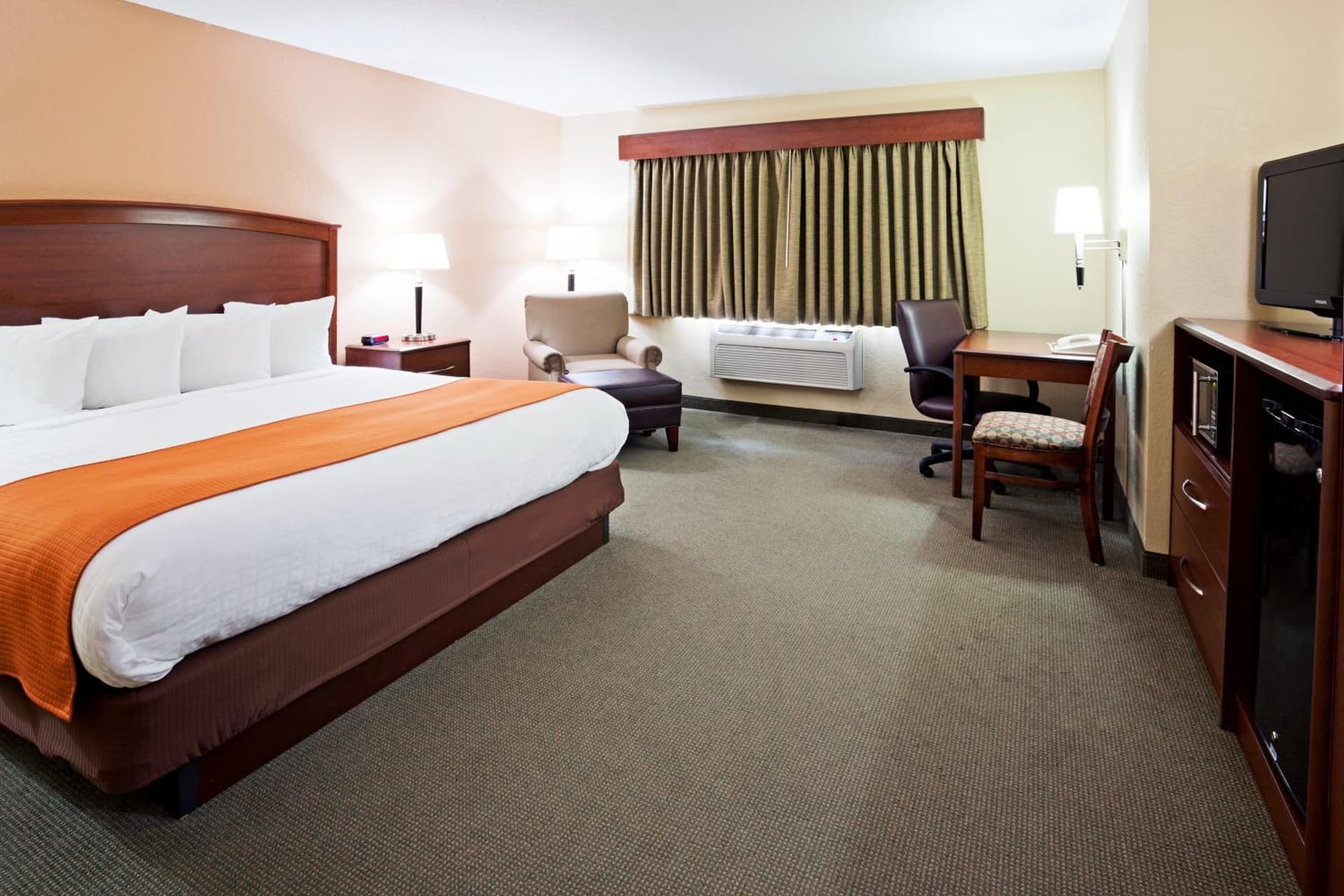 AmericInn by Wyndham Fargo West Acres gallery photo in Fargo, ND — image 46