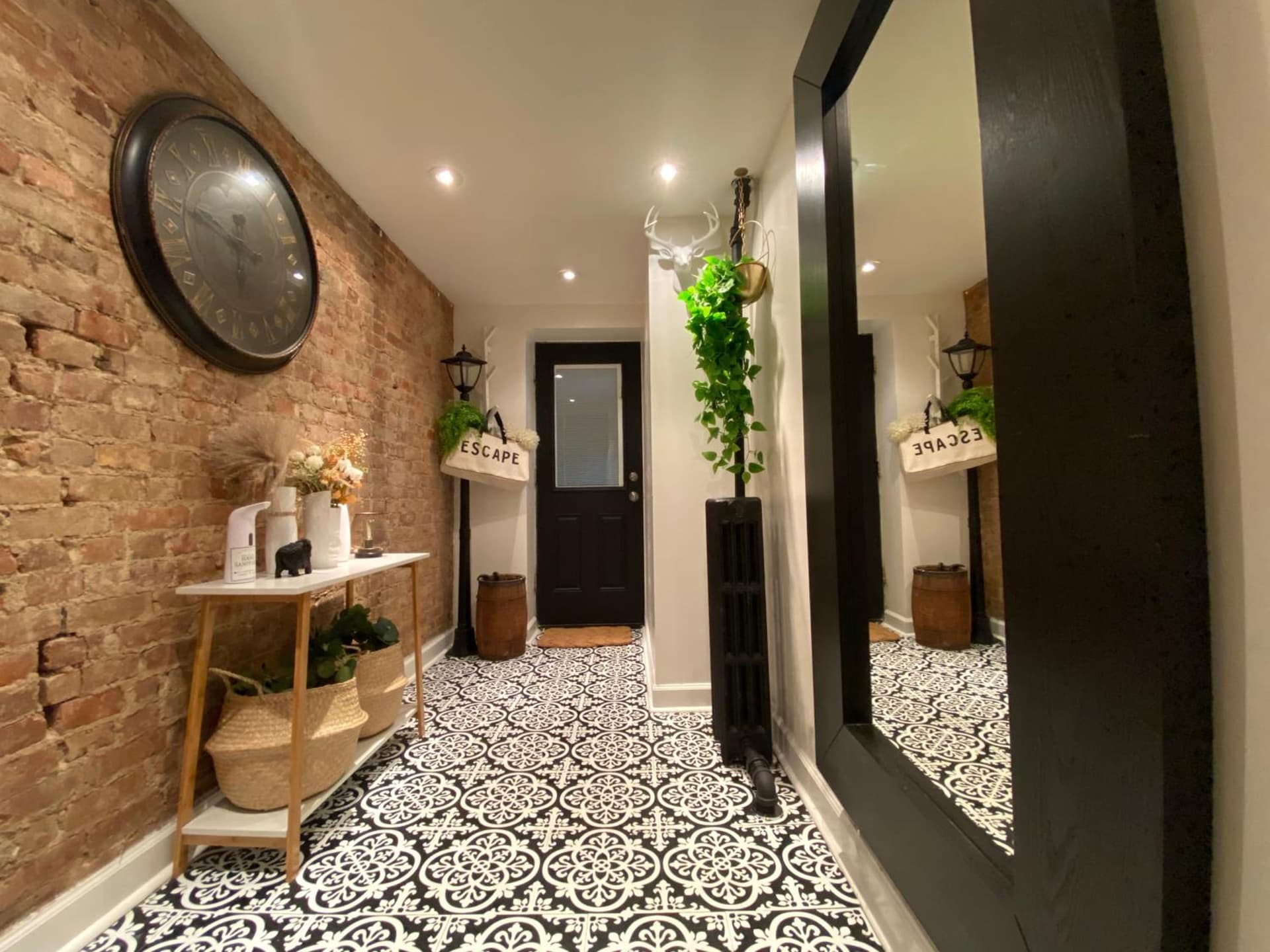 LUXE BROOKLYN Getaway featured exterior or lobby in Brooklyn, NY — similar hotel