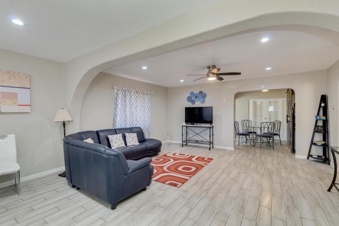 ULTRA COZY CASITA BY DTWN PHX property views in Phoenix, AZ — gallery photo 3