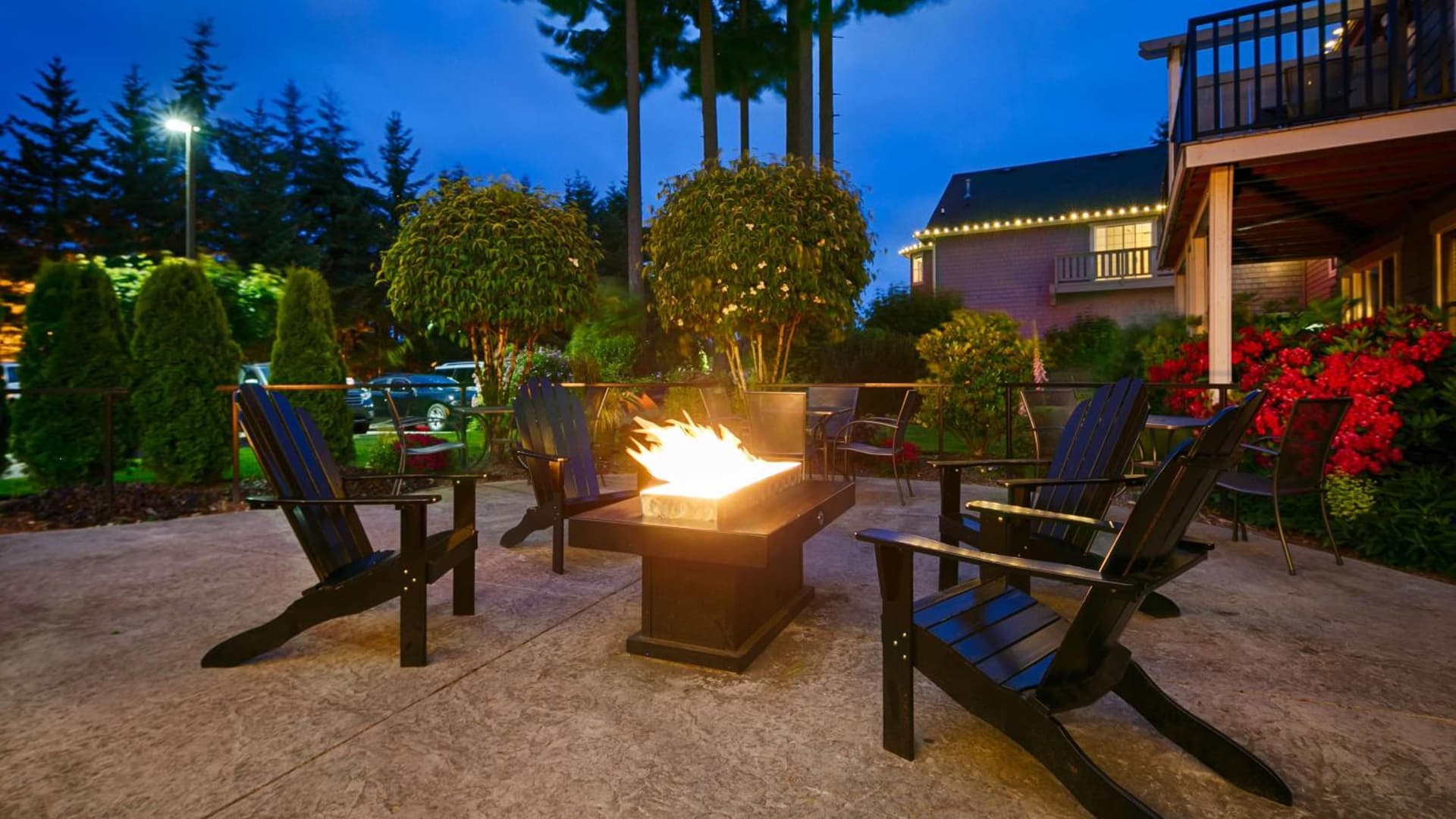Best Western Wesley Inn & Suites interior in Gig Harbor, WA — gallery photo 2