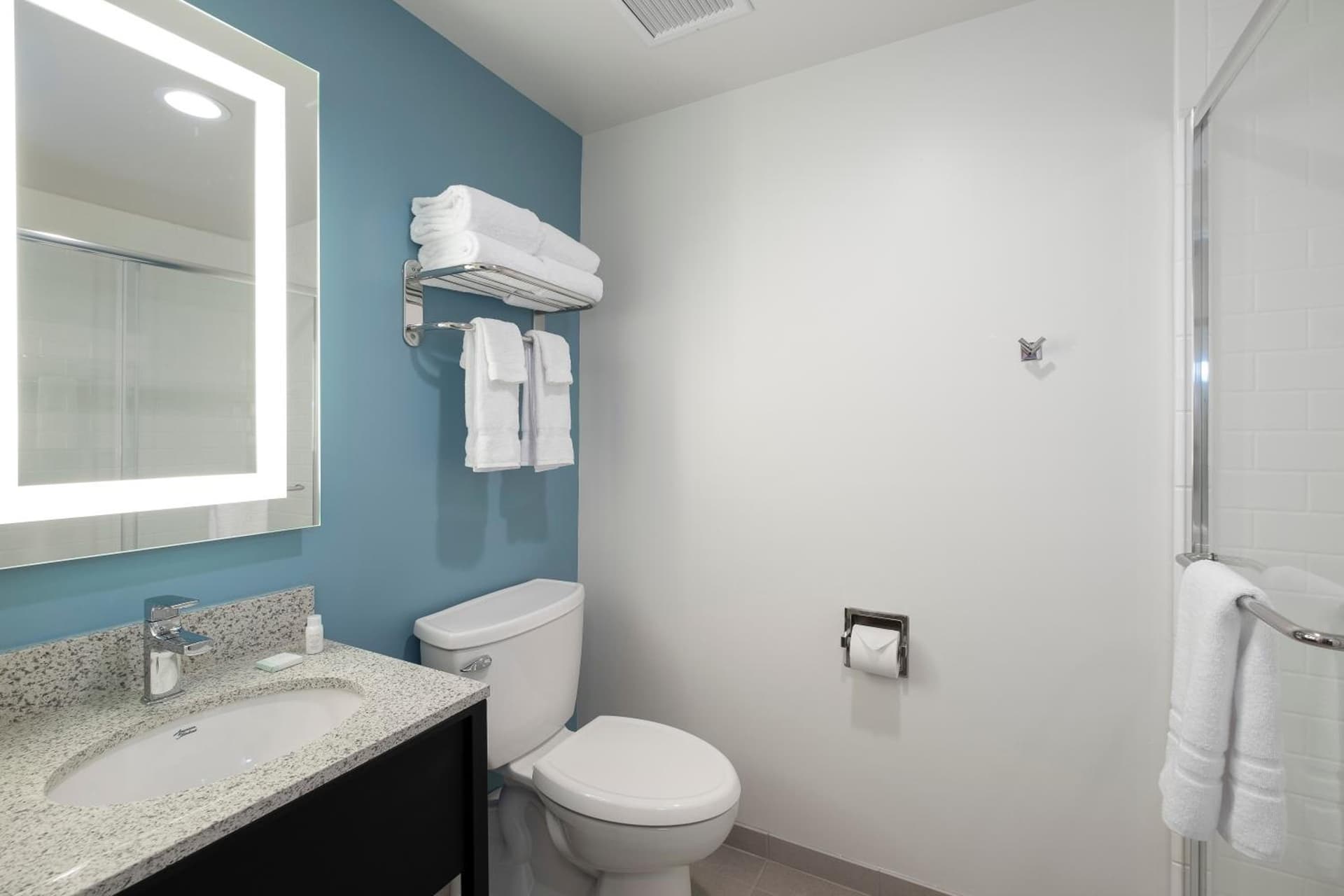 Hotel Saint Clair - Magnificent Mile gallery photo in Chicago, IL — image 6