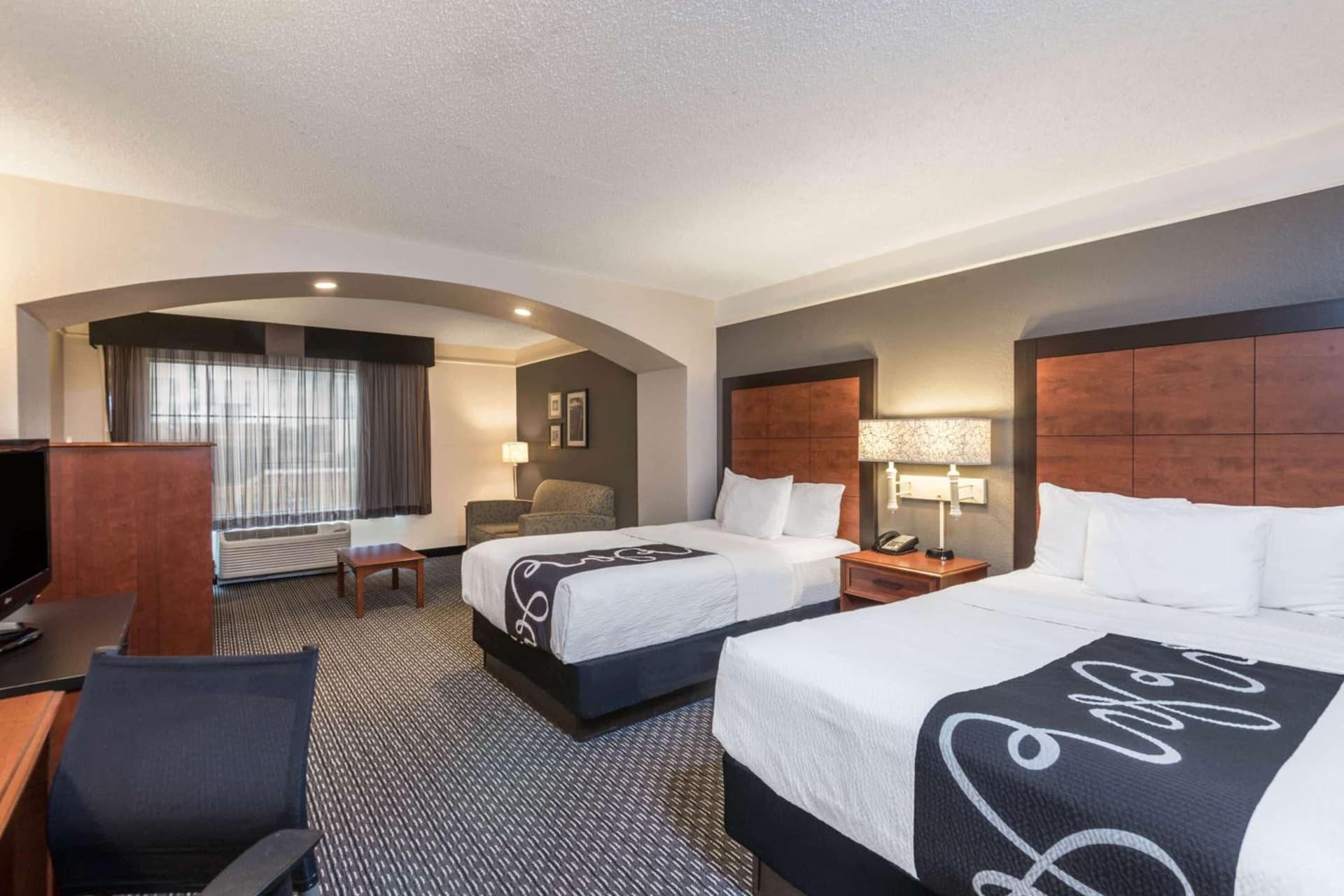 La Quinta Inn & Suites by Wyndham San Antonio Riverwalk gallery photo in San Antonio, TX — image 41