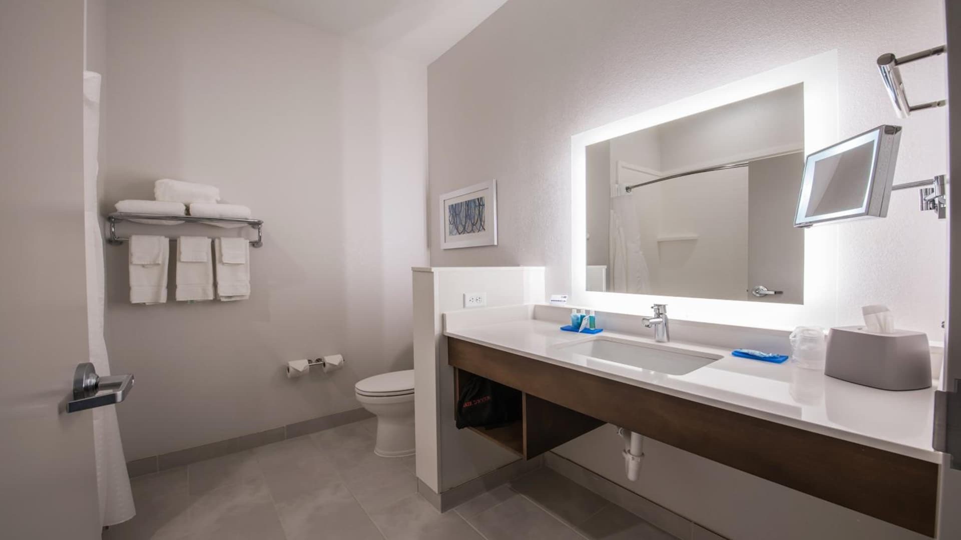 Holiday Inn Express & Suites - Dripping Springs - Austin Area by IHG property views in Dripping Springs, TX — gallery photo 3