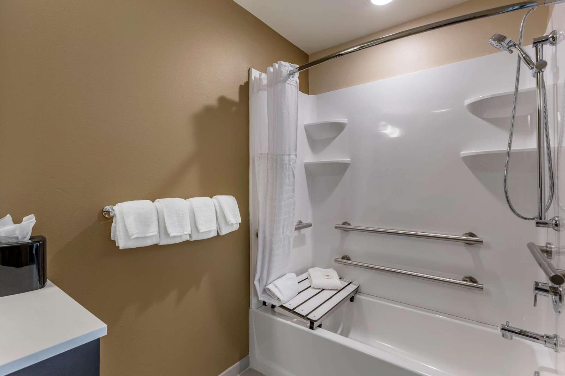 Comfort Suites Albuquerque Airport gallery photo in Albuquerque, NM — image 27