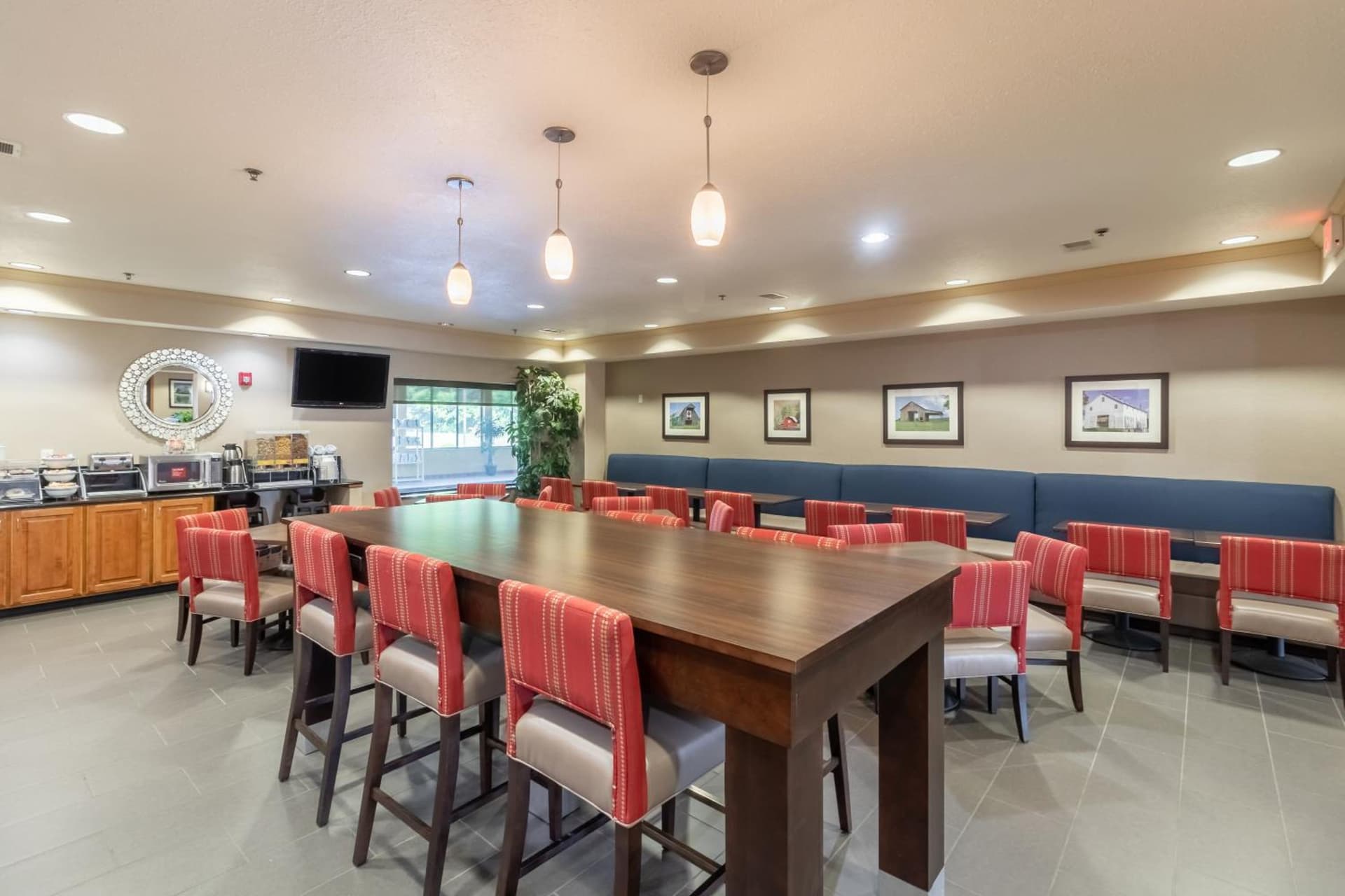 Comfort Suites Hopkinsville near Fort Campbell gallery photo in Hopkinsville, KY — image 21