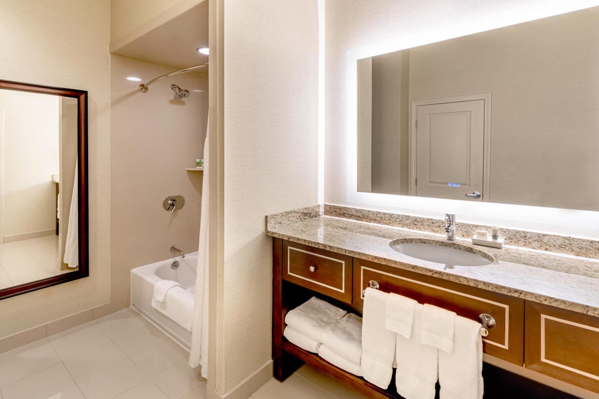 New Haven Hotel gallery photo in New Haven, CT — image 44
