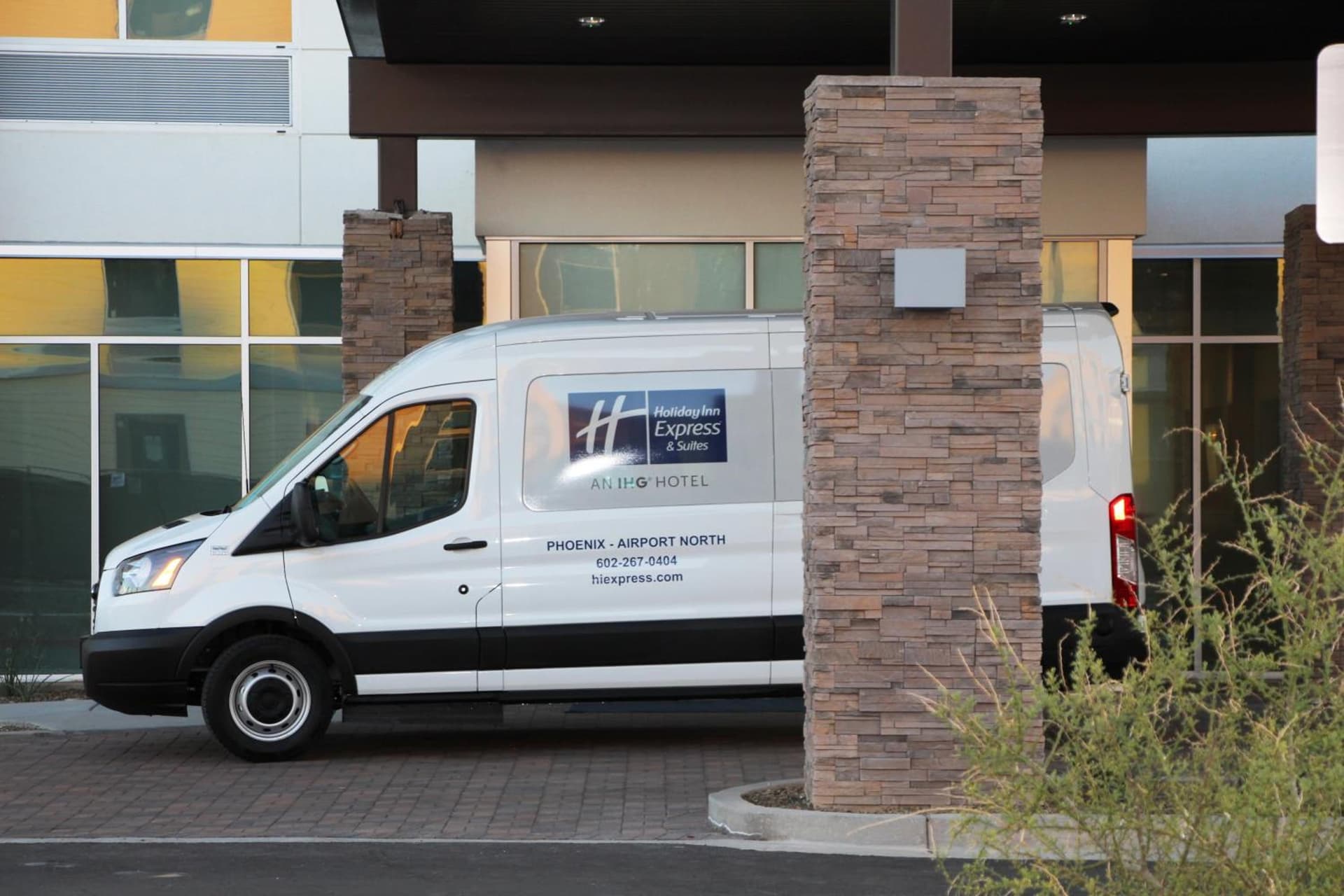 Holiday Inn Express & Suites - Phoenix - Airport North by IHG gallery photo in Phoenix, AZ — image 13
