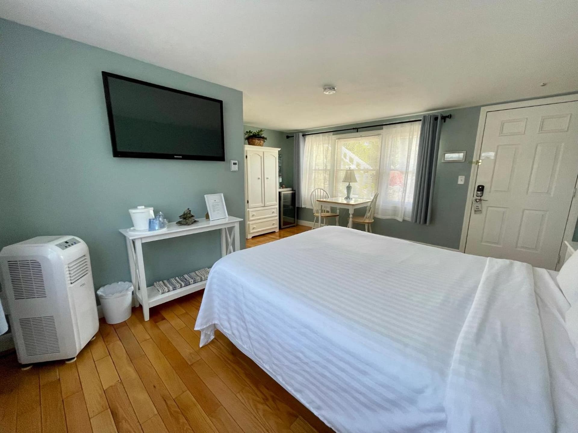 The Escape Inn gallery photo in South Yarmouth, MA — image 10