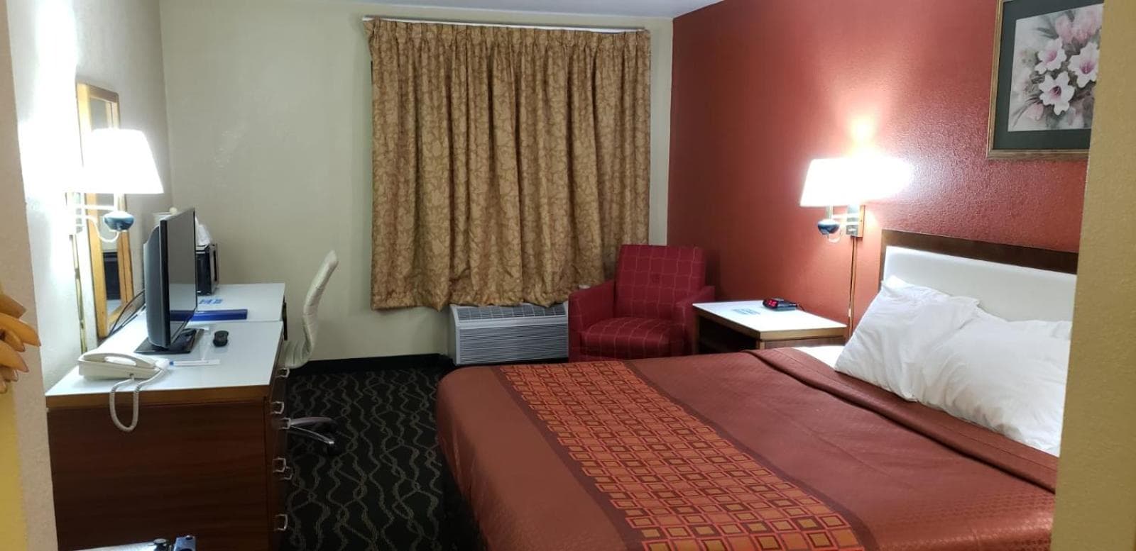 Rodeway Inn Wormleysburg – Harrisburg interior in Harrisburg, PA — gallery photo 2