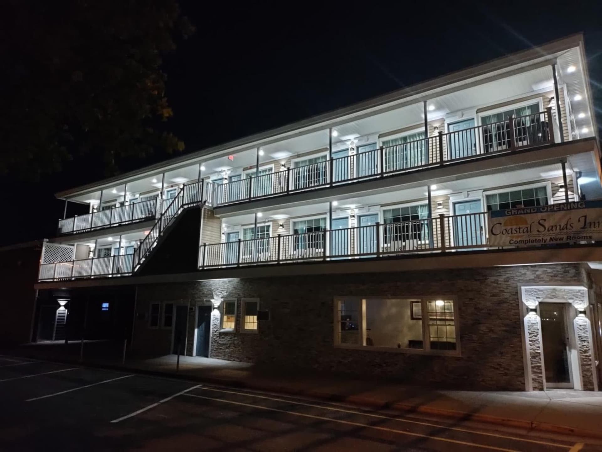 Coastal Sands Inn interior in Wildwood, NJ — gallery photo 2