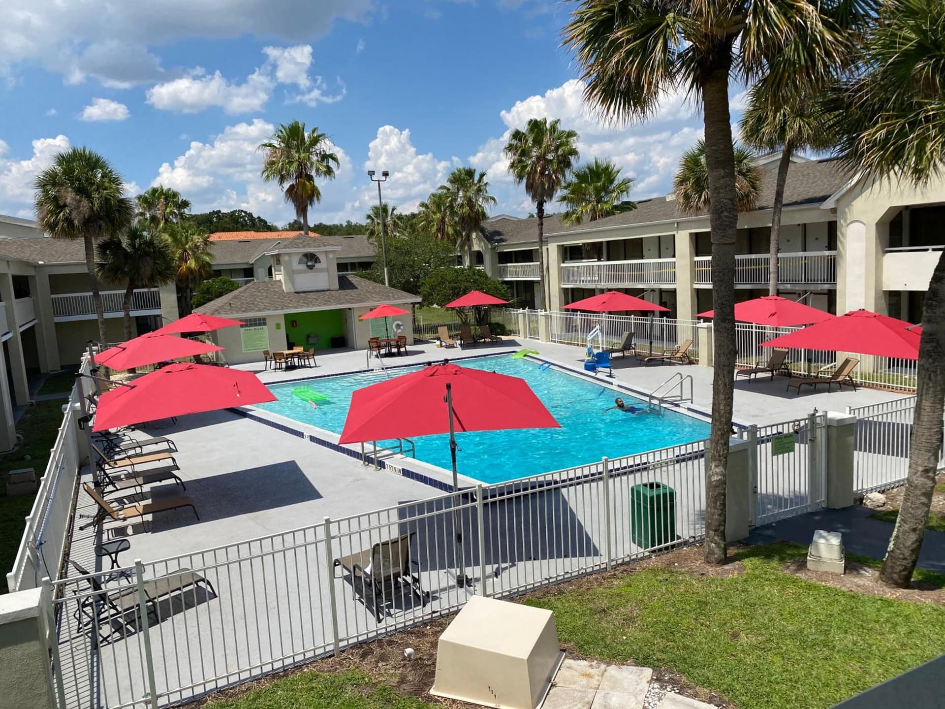 Disney 12 minutes for family, Pool and parking FREE property views in Kissimmee, FL — gallery photo 3