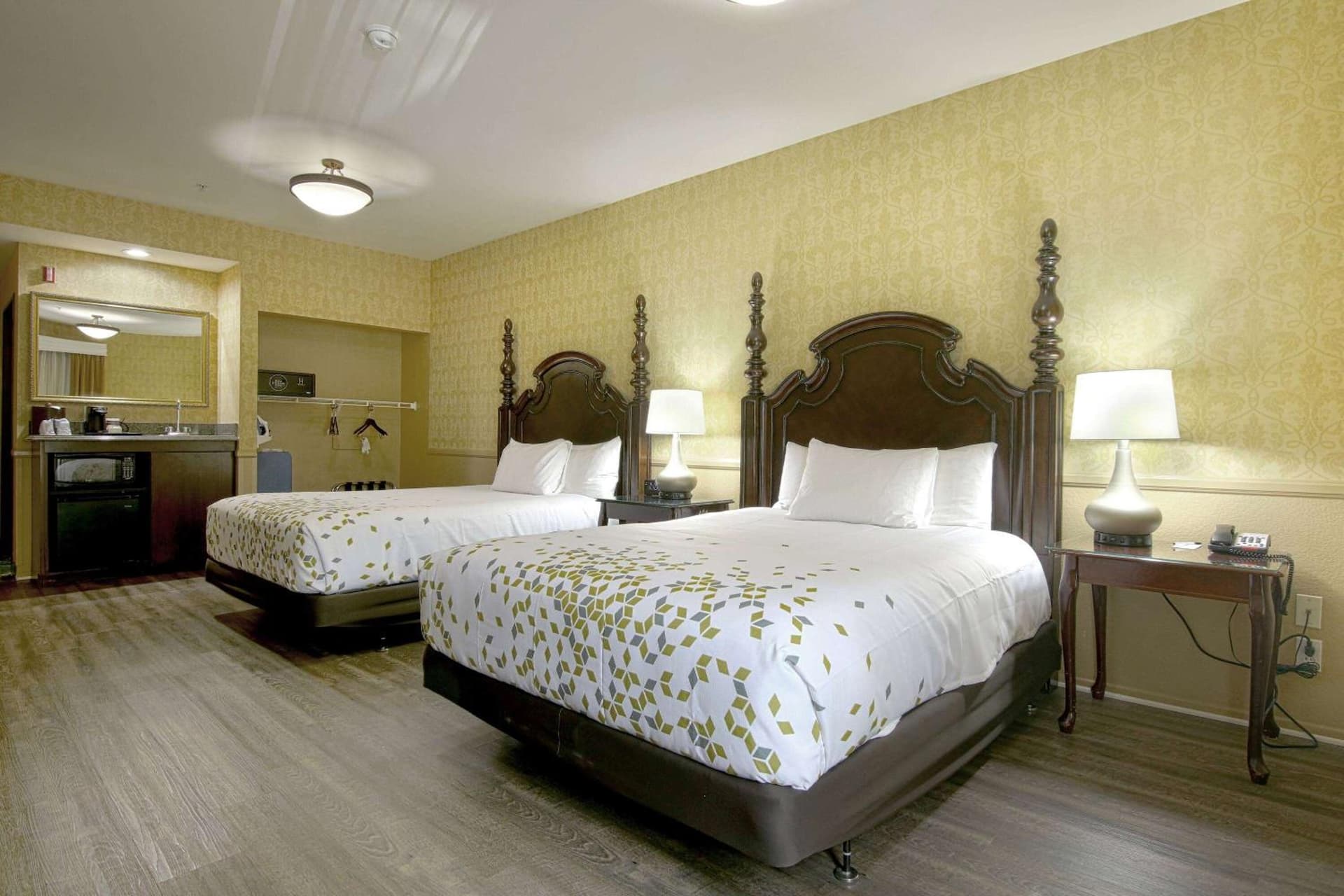 Azure Hotel&Suites Ontario Trademark Collection by Wyndham gallery photo in Ontario, CA — image 8