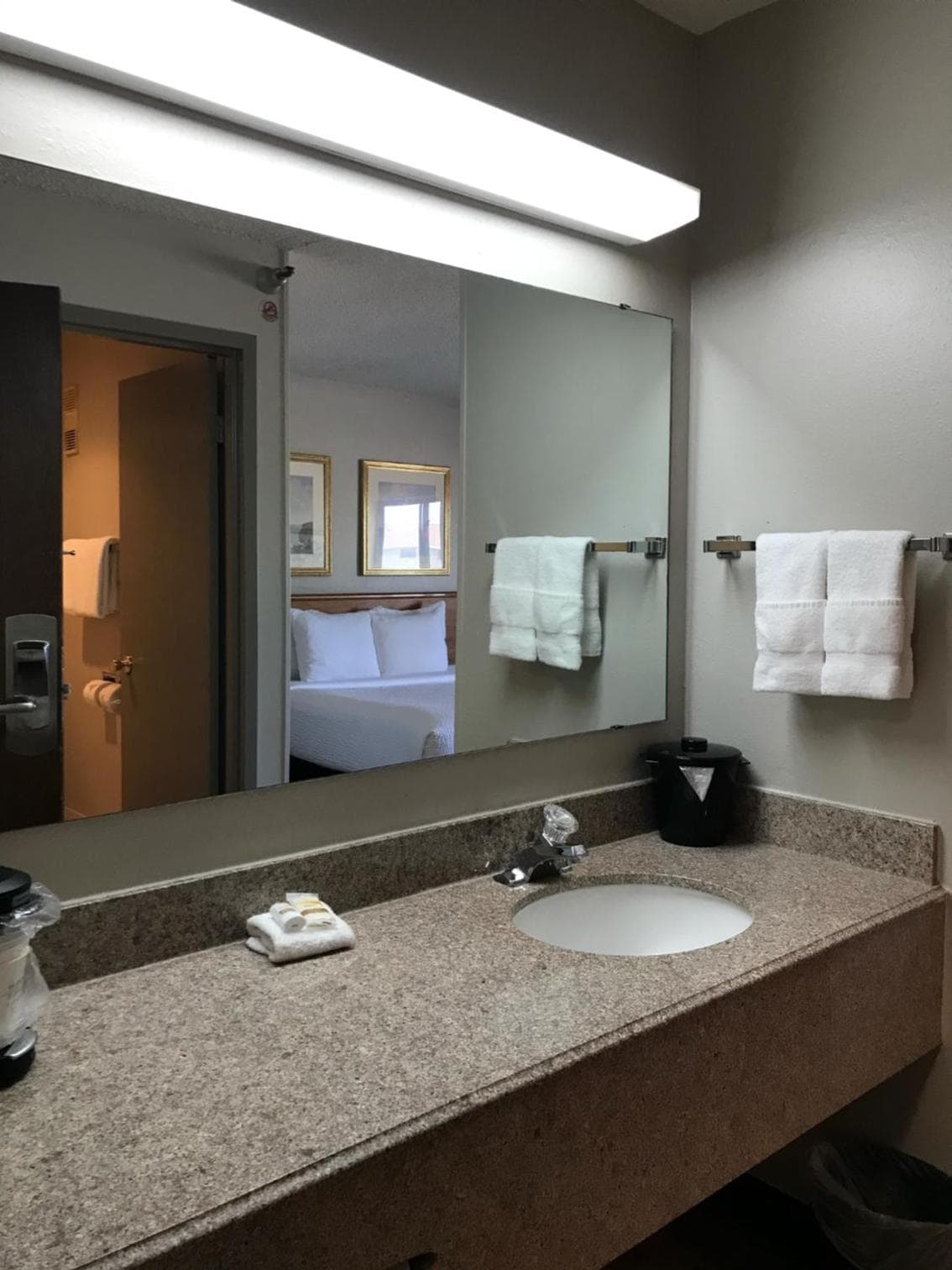 Days Inn by Wyndham Pleasant Prairie Kenosha gallery photo in Kenosha, WI — image 49