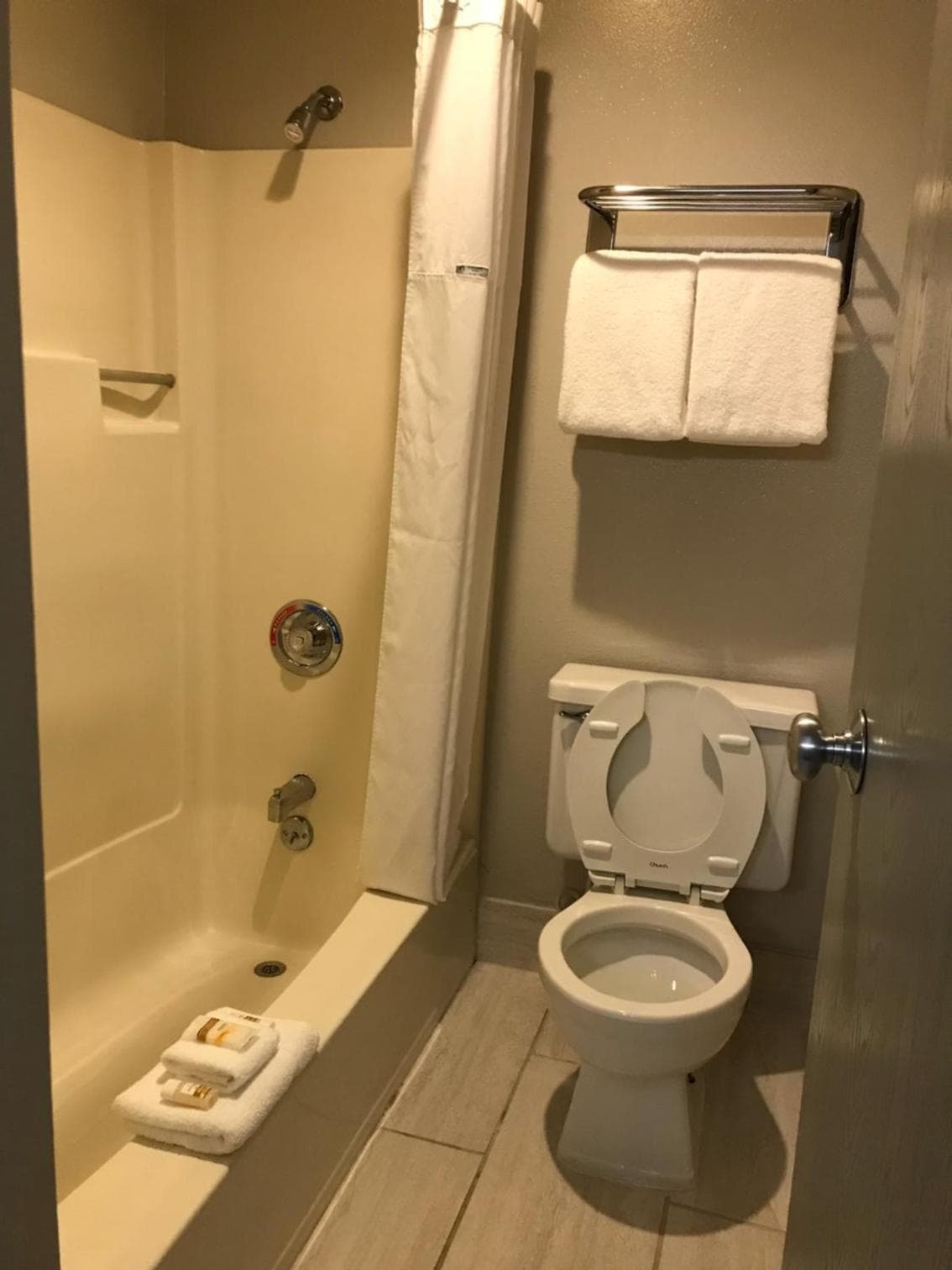 Days Inn by Wyndham Pleasant Prairie Kenosha gallery photo in Kenosha, WI — image 39
