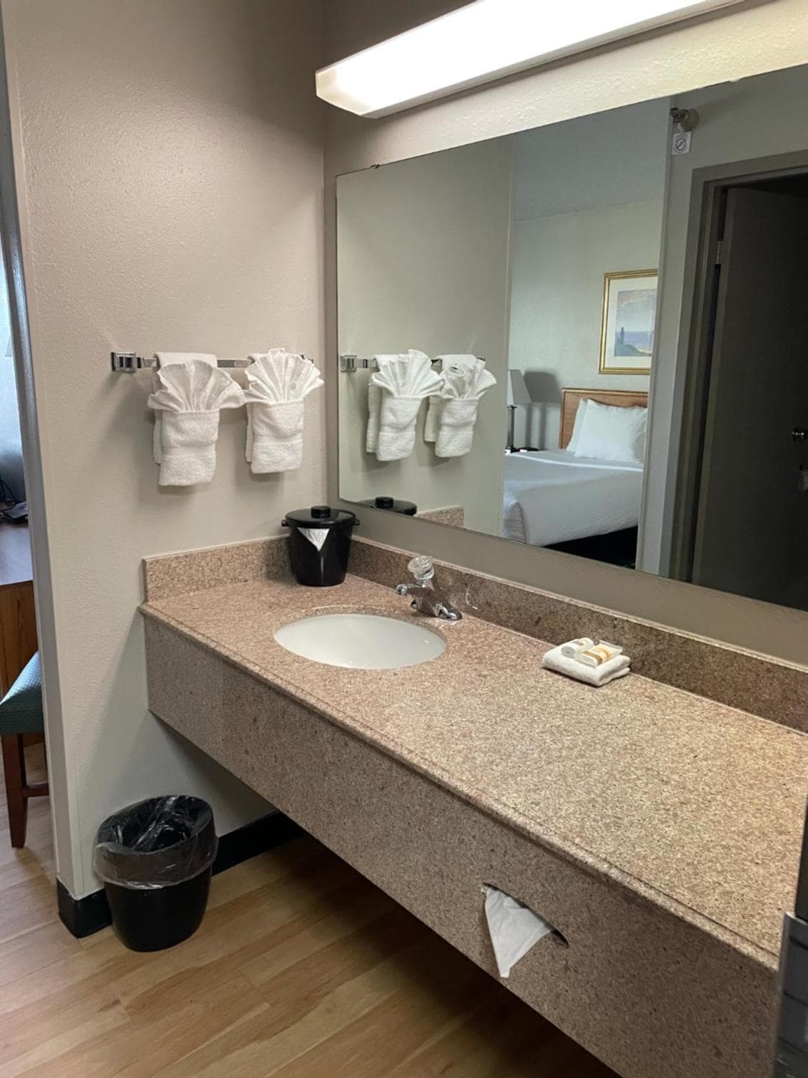 Days Inn by Wyndham Pleasant Prairie Kenosha gallery photo in Kenosha, WI — image 43
