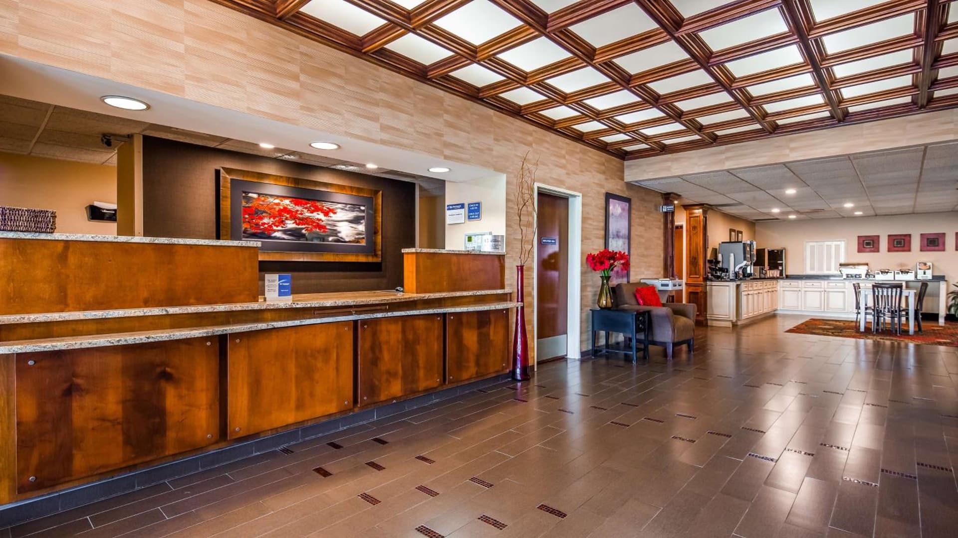 Best Western Plus Brandywine Inn & Suites interior in Monticello, IN — gallery photo 2