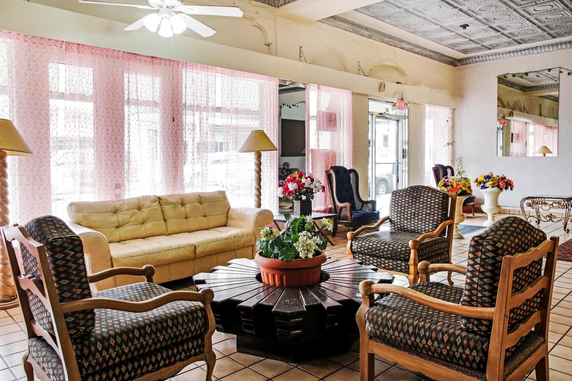 OYO Historic Cameron Hotel Brownsville I-69E gallery photo in Brownsville, TX — image 89