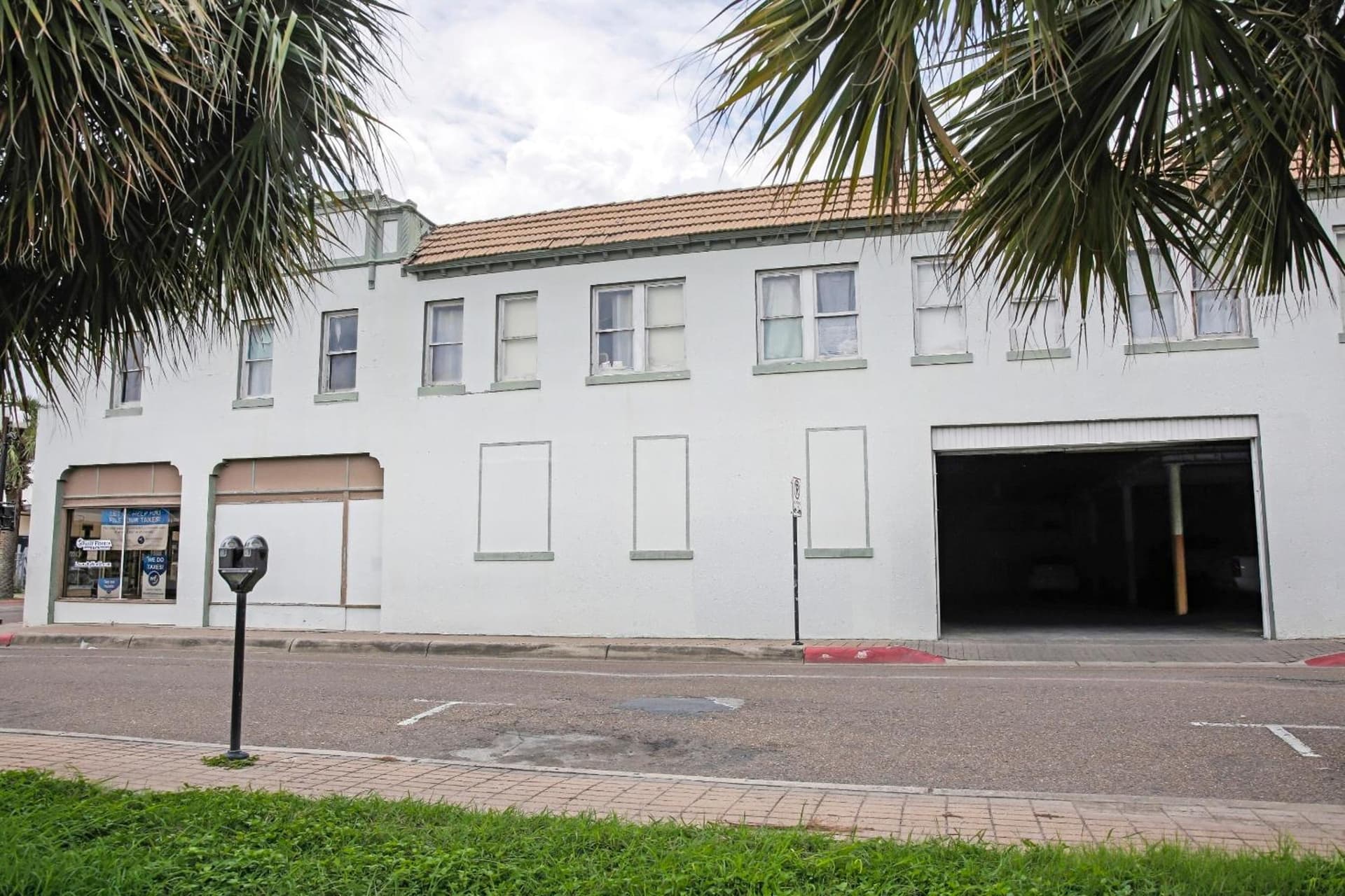 OYO Historic Cameron Hotel Brownsville I-69E gallery photo in Brownsville, TX — image 82