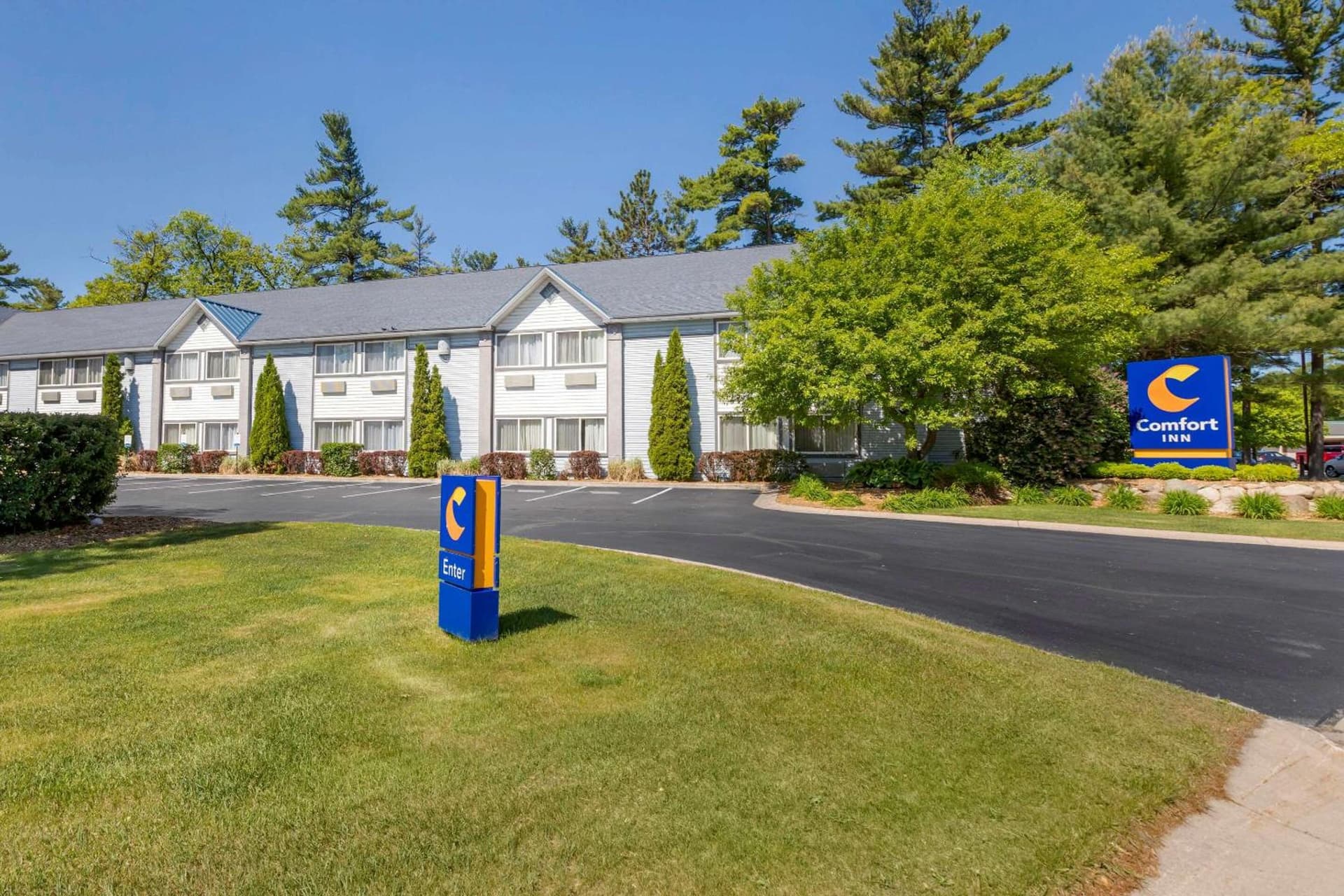 Comfort Inn Traverse City exterior or lobby in Traverse City, MI — main listing photo
