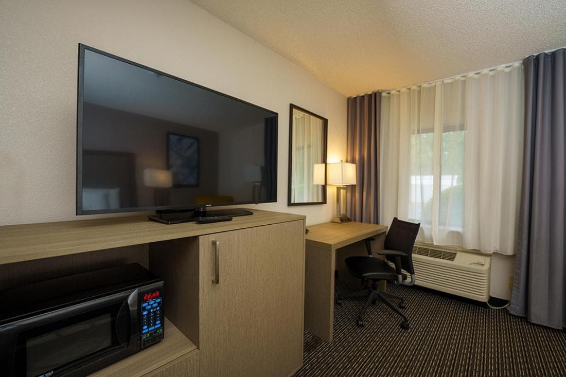 Wingate by Wyndham Brunswick GA I-95 interior in Brunswick, GA — gallery photo 2