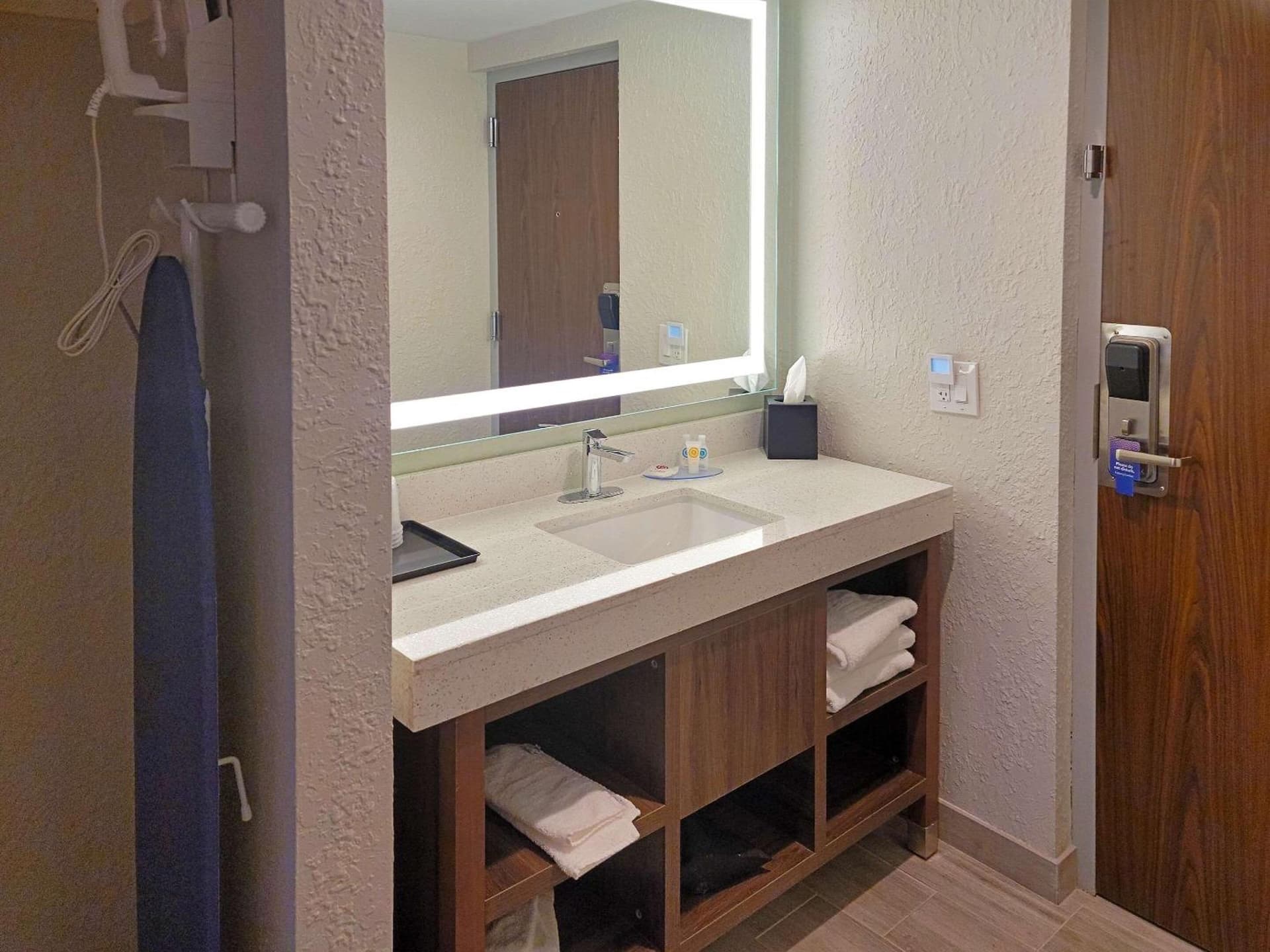 Comfort Inn & Suites Wyomissing/Reading gallery photo in Wyomissing, PA — image 11
