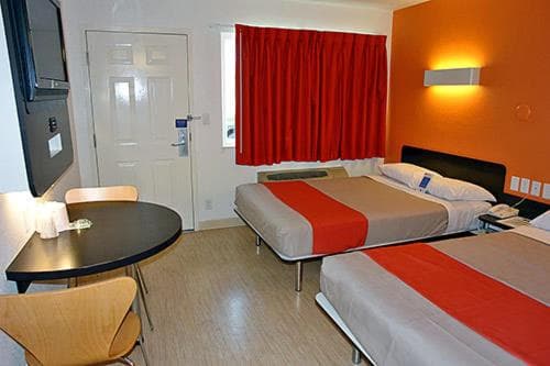 Motel 6-Garland, TX - Dallas gallery photo in Garland, TX — image 5