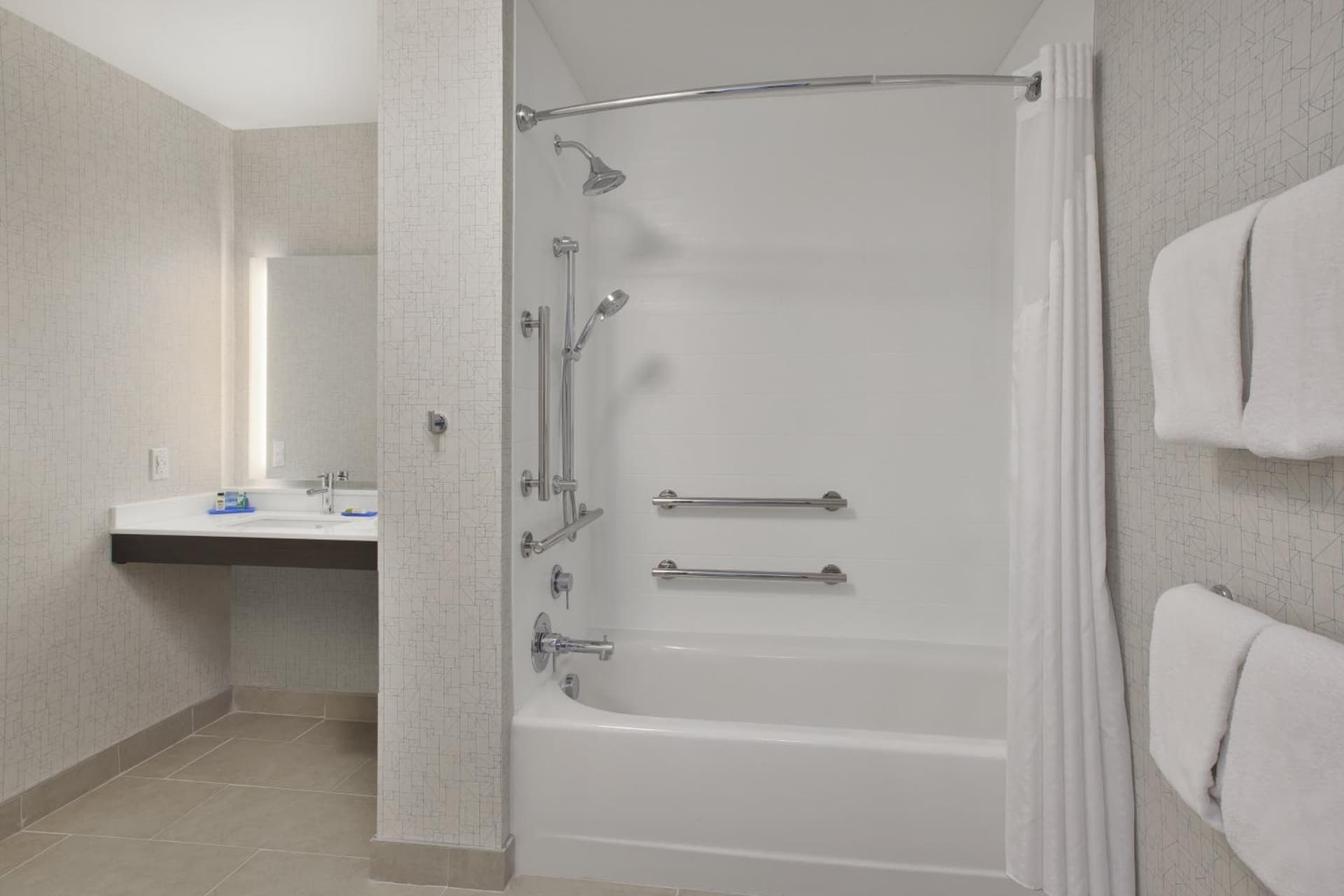 Holiday Inn Express - Auburn Hills South by IHG gallery photo in Auburn Hills, MI — image 24