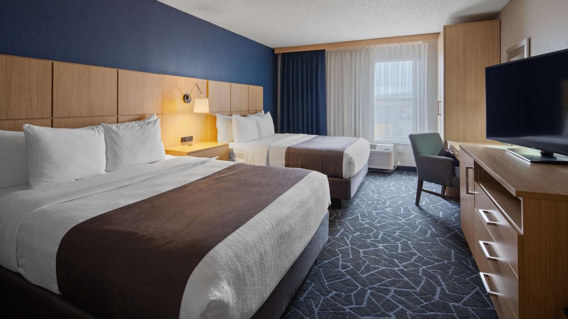 Best Western Eau Claire South property views in Eau Claire, WI — gallery photo 3