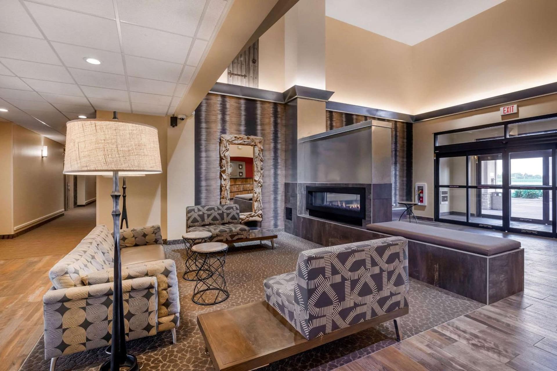 Comfort Suites Burlington interior in Burlington, IA — gallery photo 2