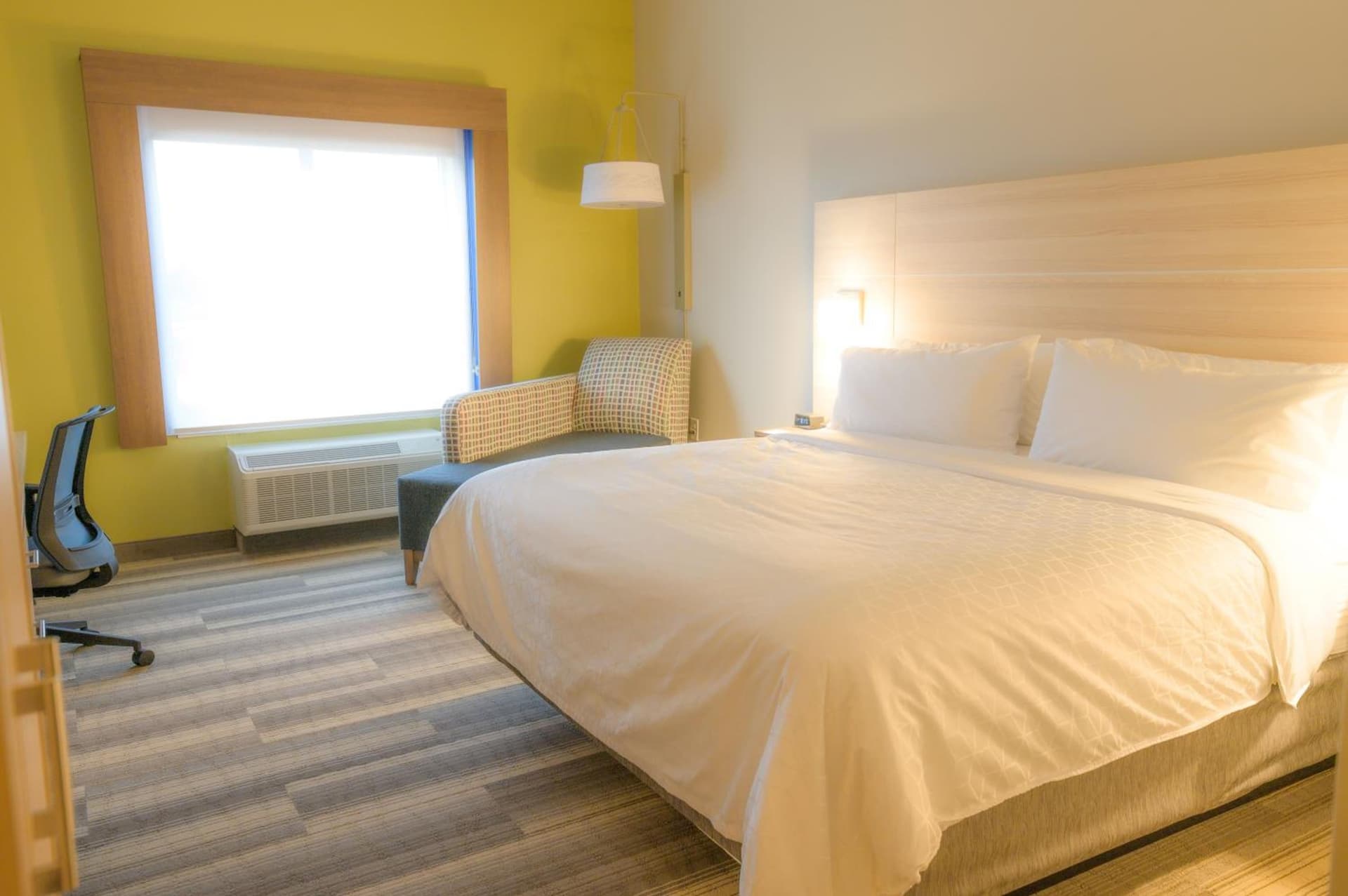 Holiday Inn Express & Suites Dayton East - Beavercreek by IHG gallery photo in Beavercreek, OH — image 14