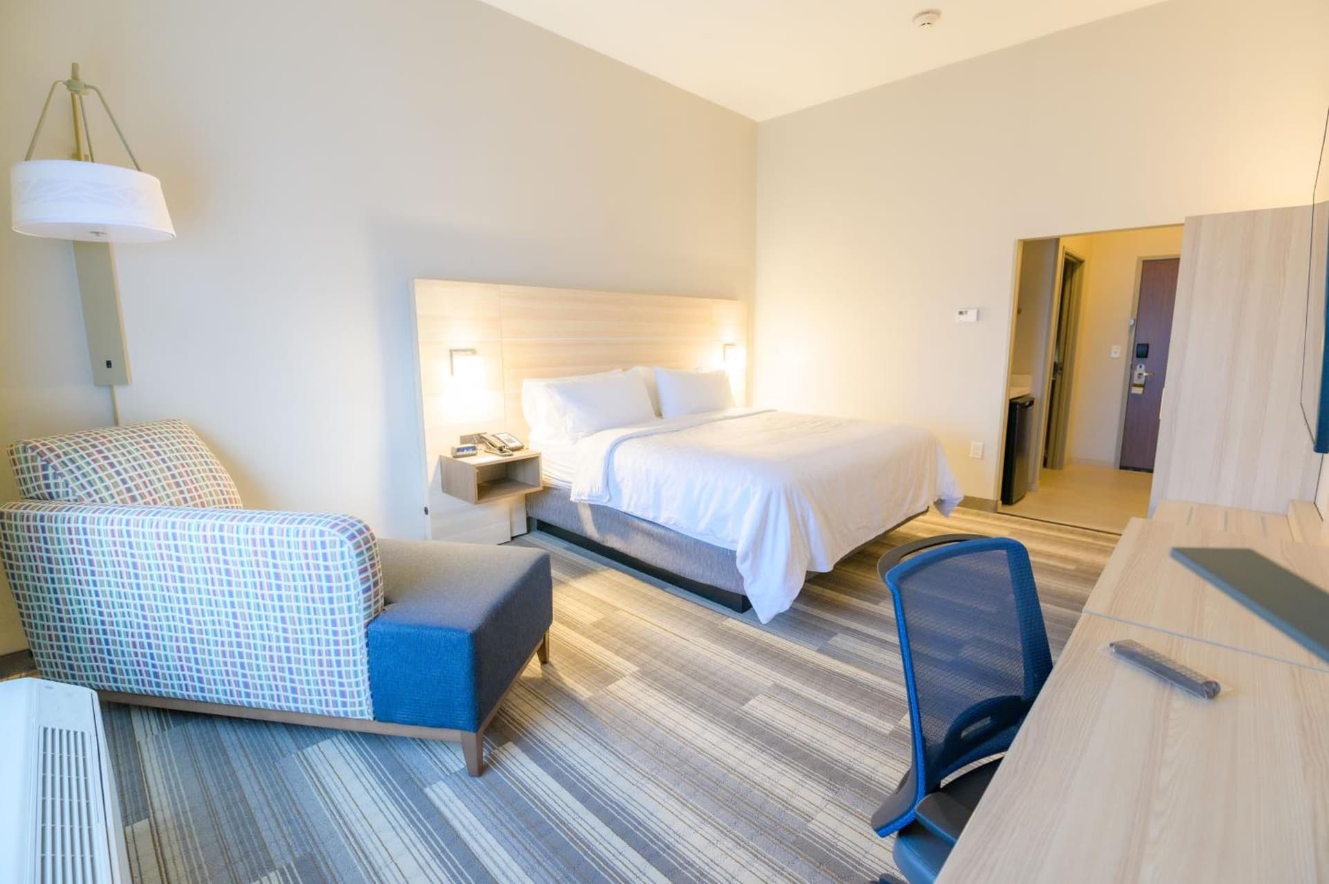 Holiday Inn Express & Suites Dayton East - Beavercreek by IHG gallery photo in Beavercreek, OH — image 27