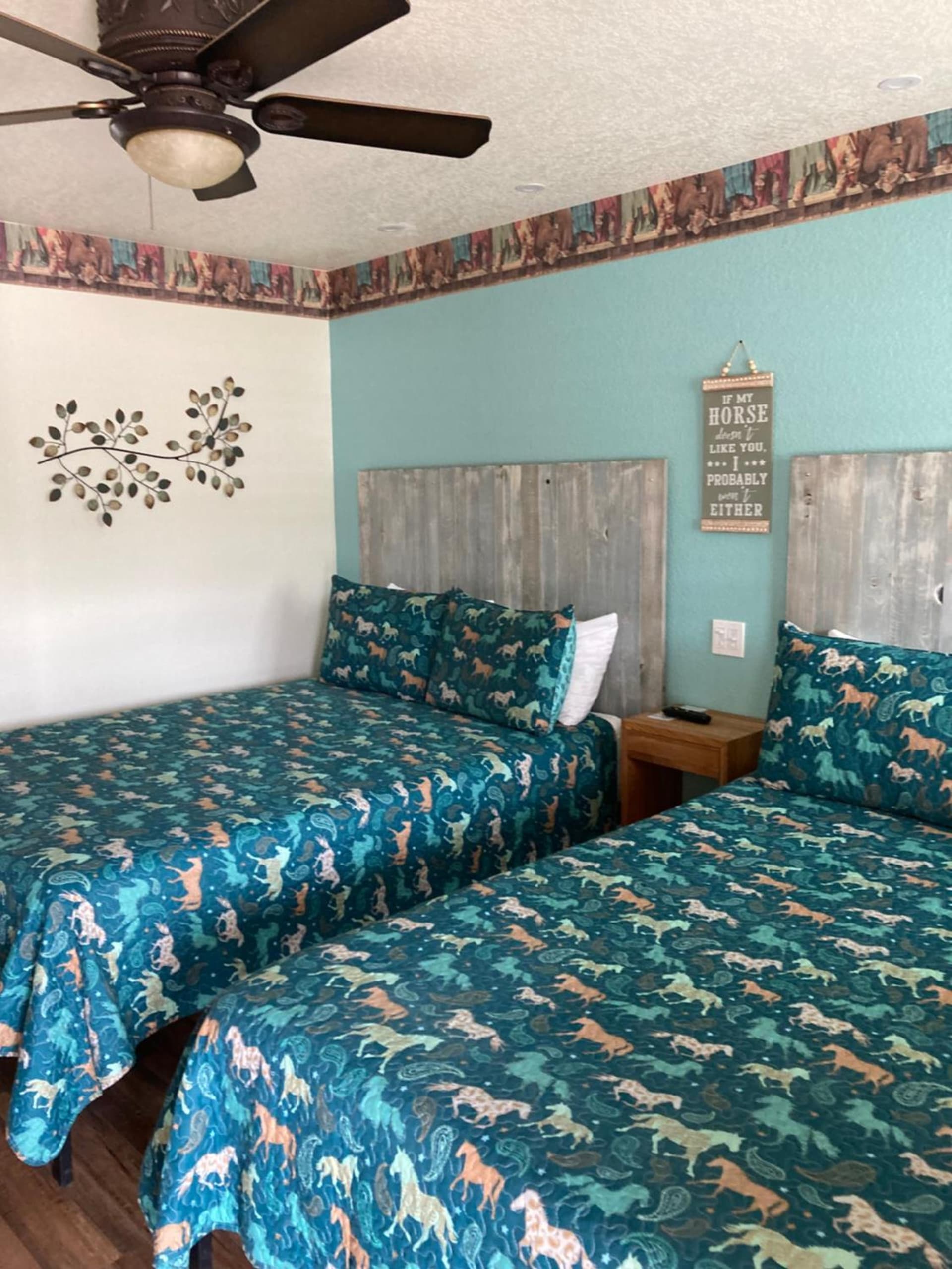 Horseshoe Riverside Lodge gallery photo in Canyon Lake, TX — image 35