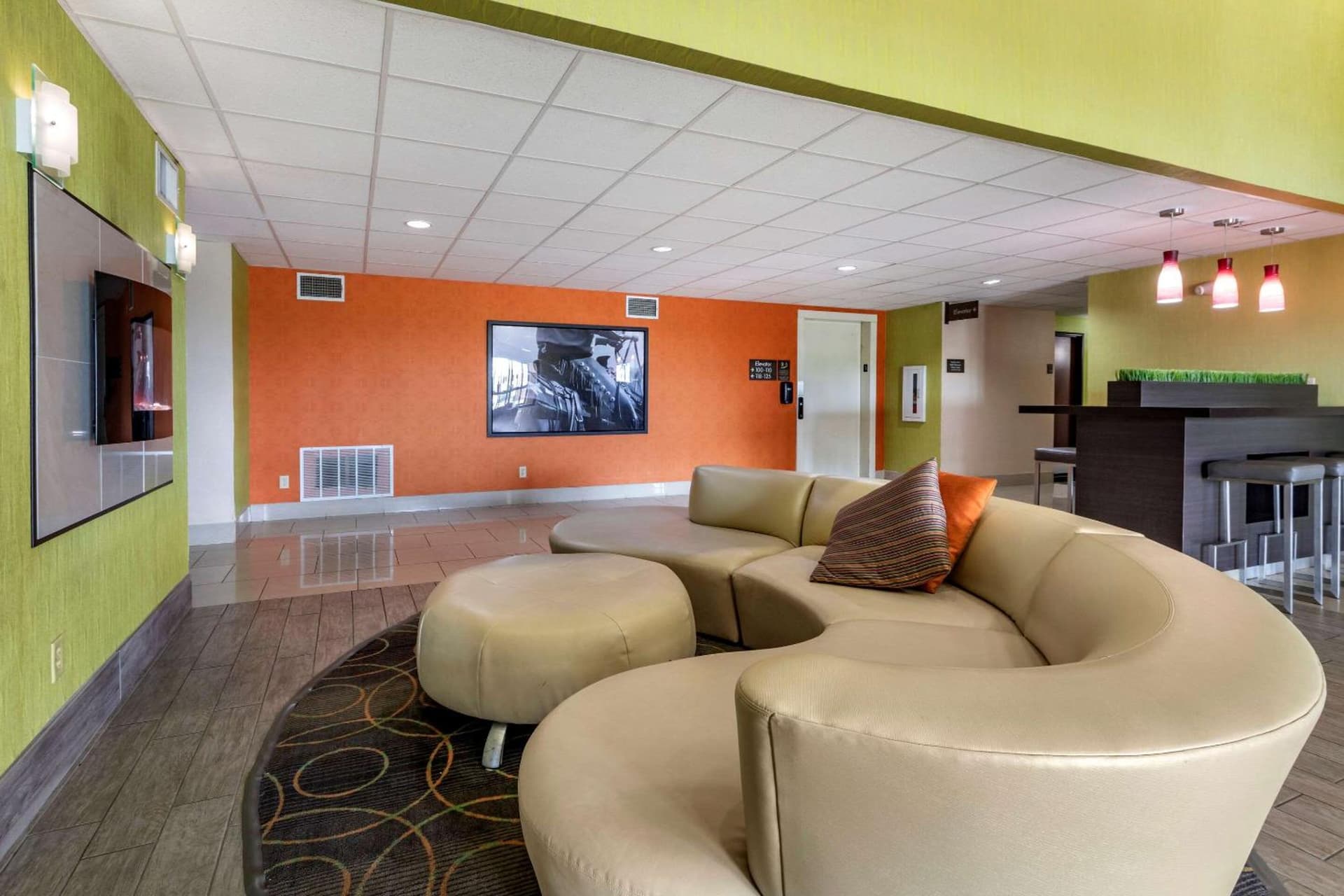 Comfort Inn & Suites Mansfield property views in Mansfield, TX — gallery photo 3