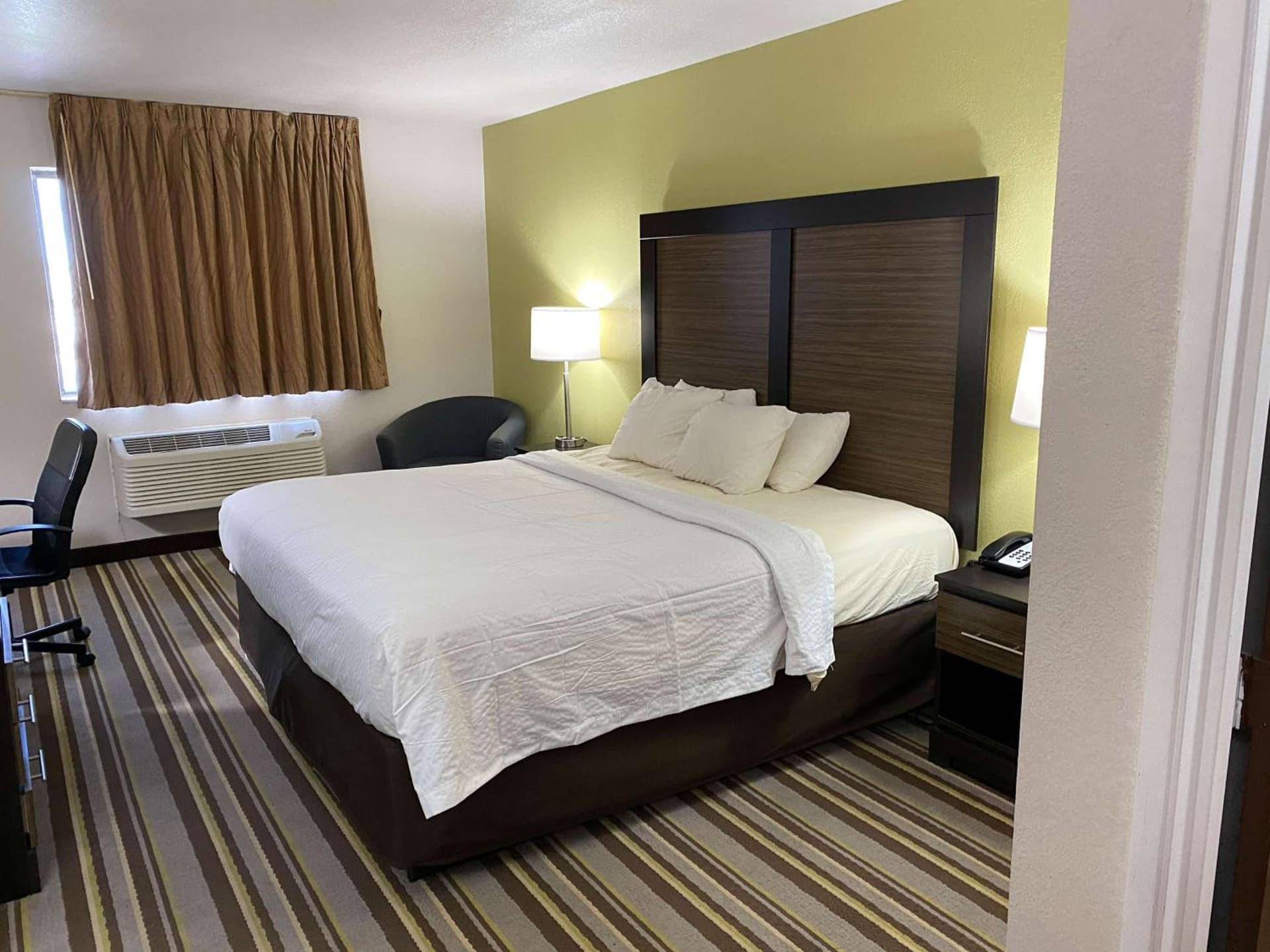 Motel 6 Lancaster property views in Lancaster, PA — gallery photo 3