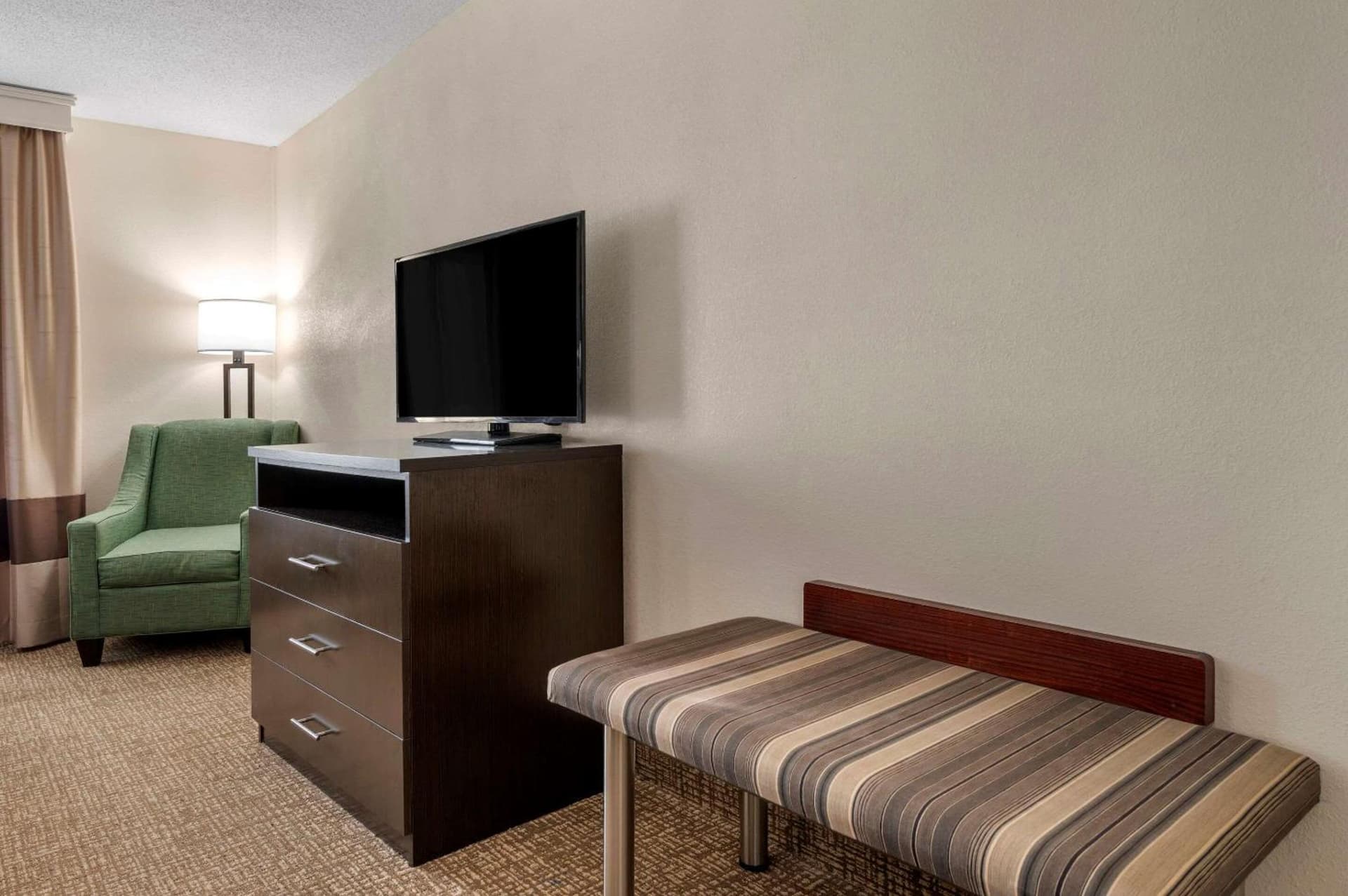 Comfort Suites Miamisburg - Dayton South interior in Miamisburg, OH — gallery photo 2