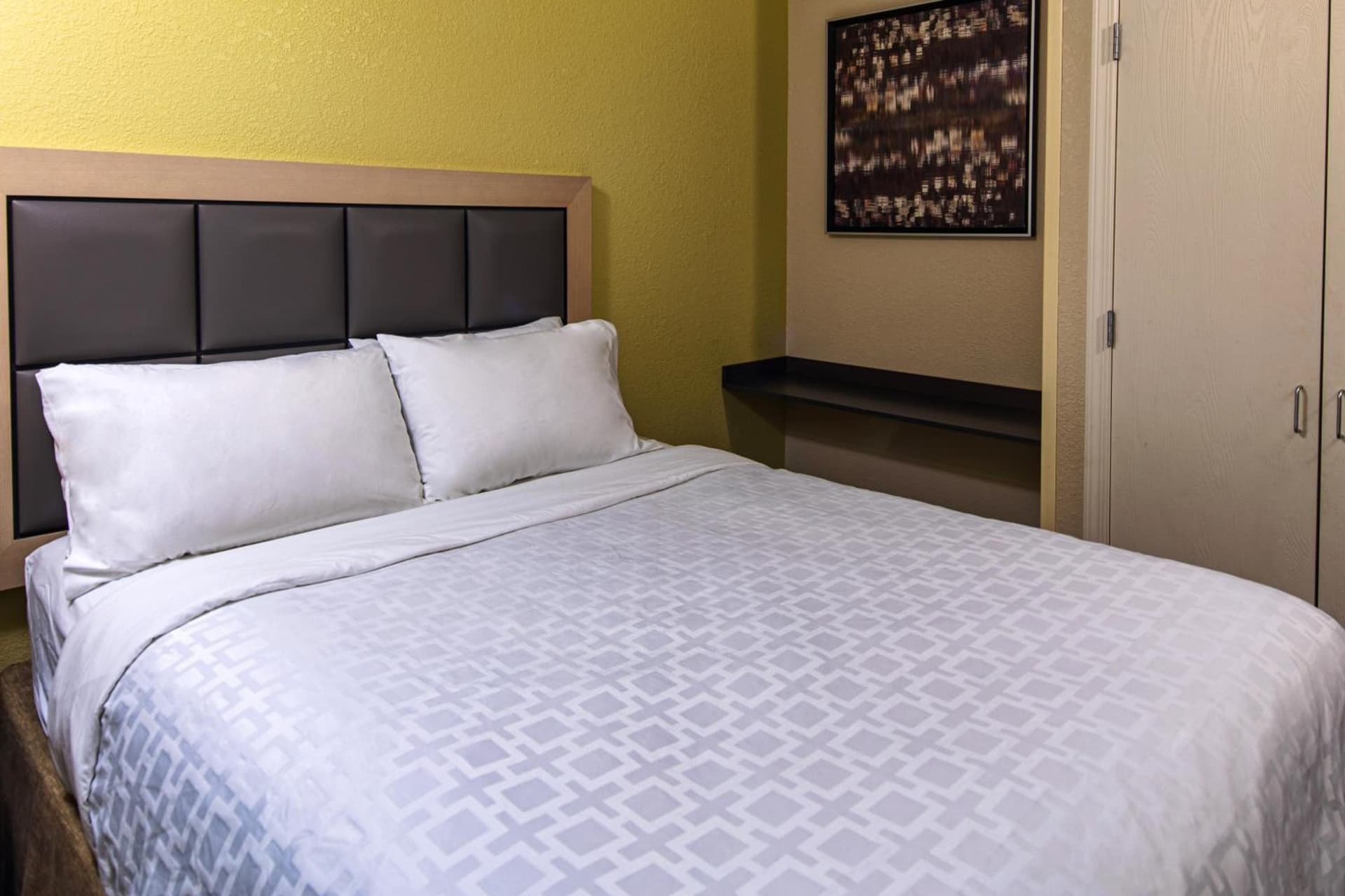 Candlewood Suites Appleton by IHG property views in Appleton, WI — gallery photo 3