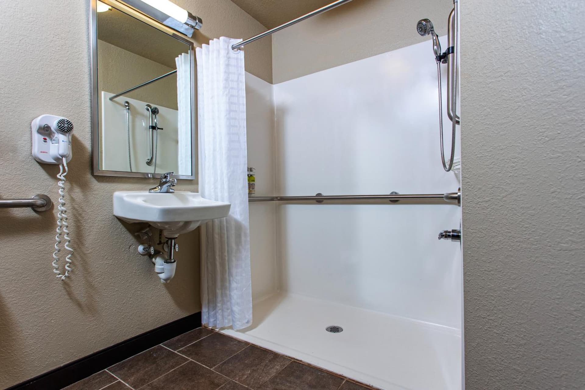 Candlewood Suites Appleton by IHG gallery photo in Appleton, WI — image 16