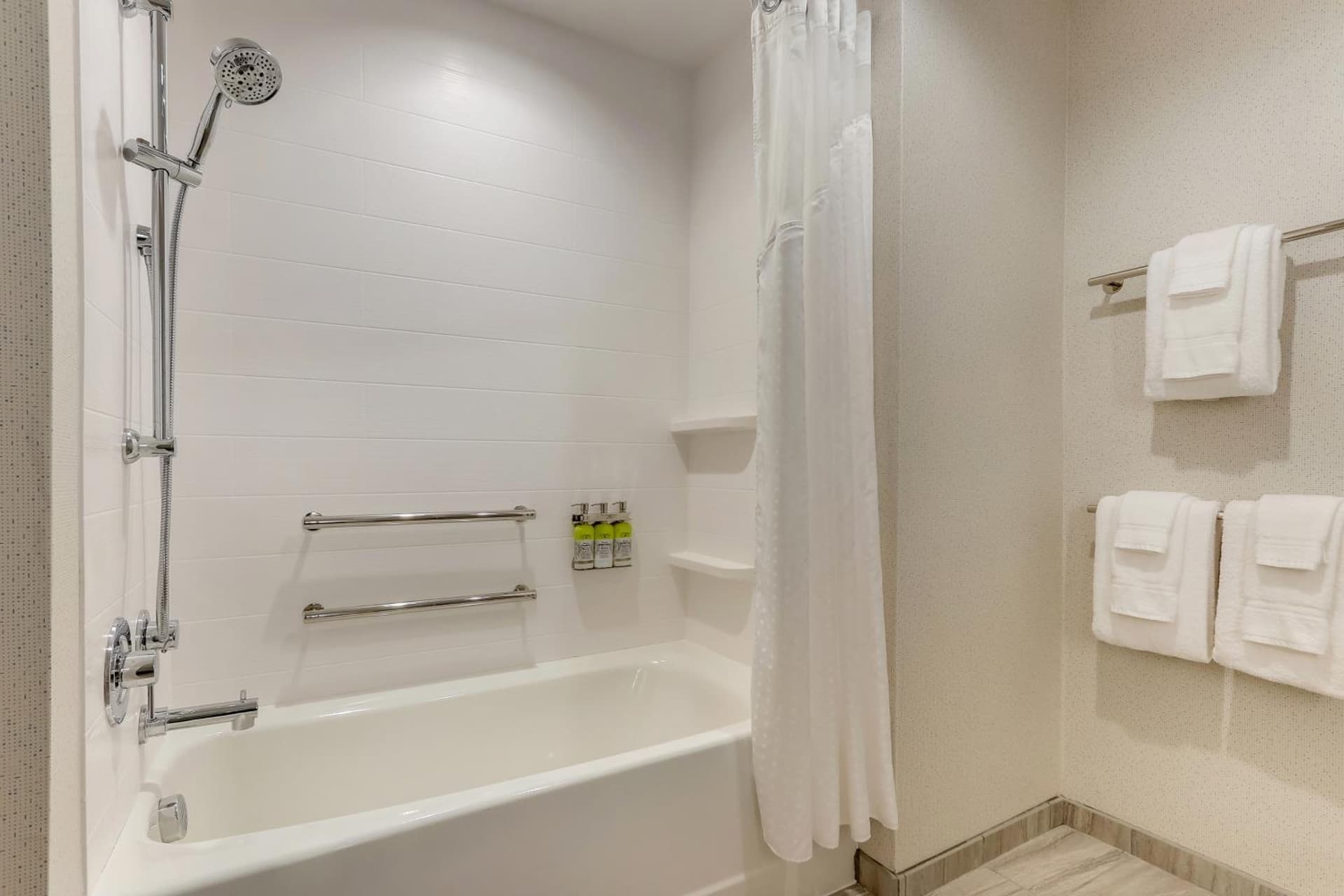 Holiday Inn Express - Wilmington - Porters Neck by IHG gallery photo in Wilmington, NC — image 54
