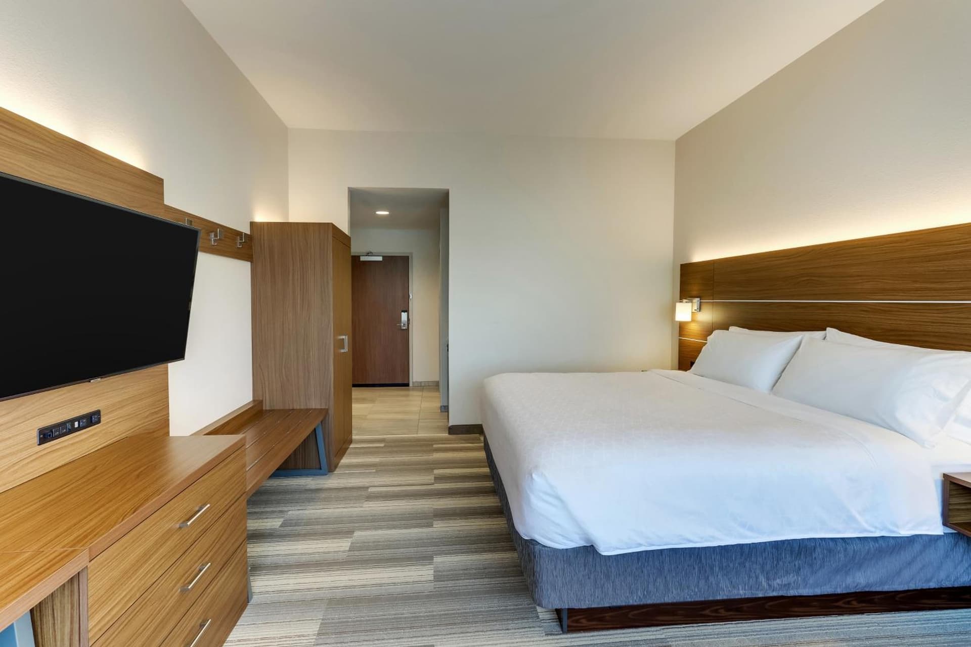 Holiday Inn Express - Wilmington - Porters Neck by IHG interior in Wilmington, NC — gallery photo 2