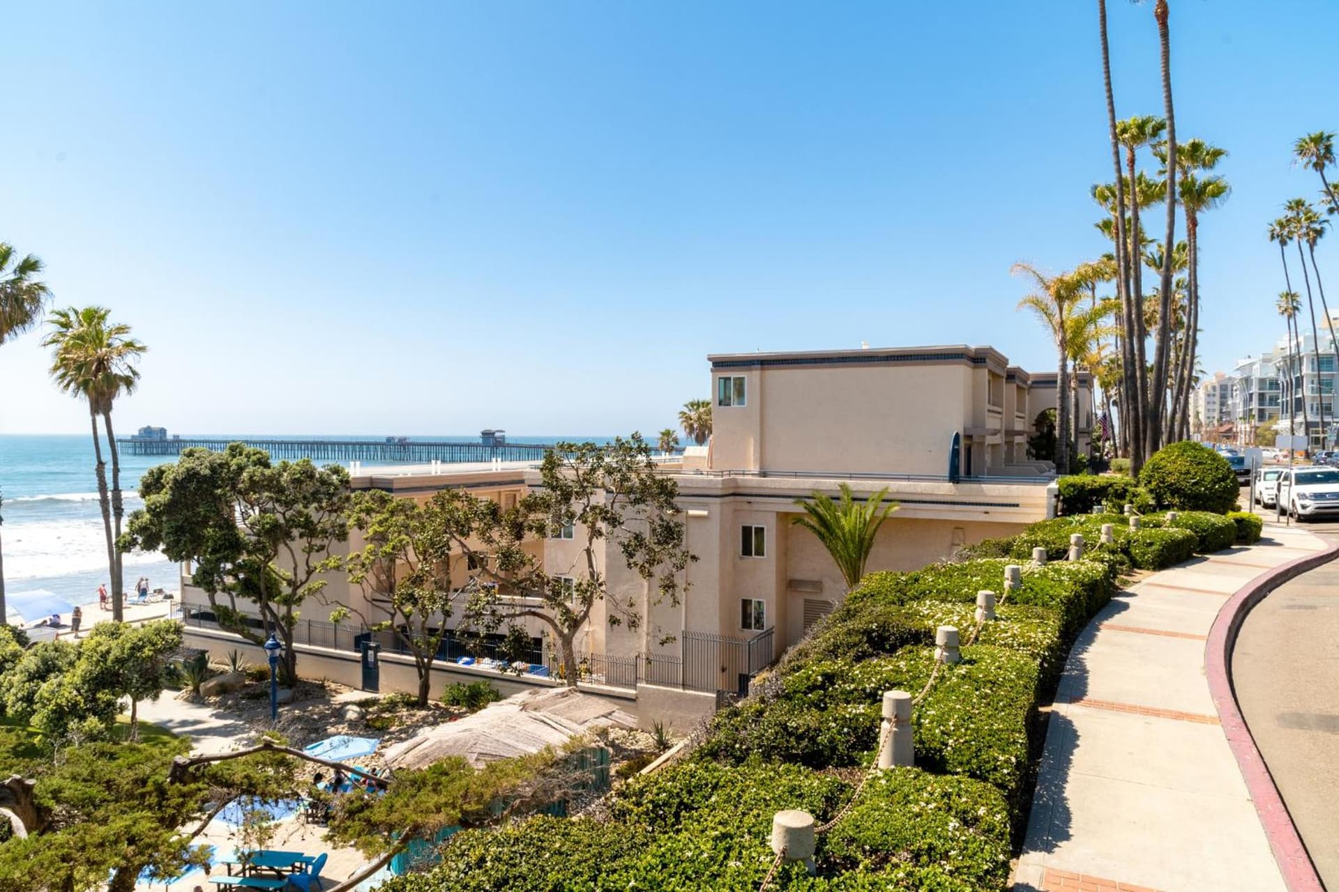 Southern California Beach Club interior in Oceanside, CA — gallery photo 2